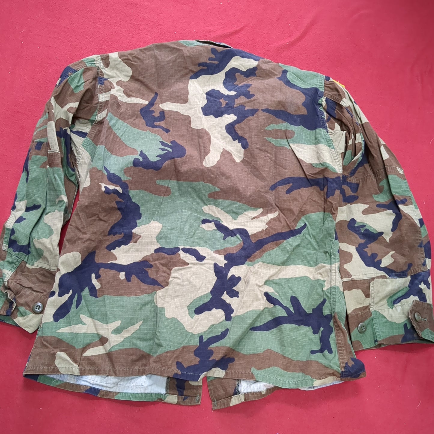US Army MEDIUM SHORT Uniform Top BDU WOODLAND Pattern Good Condition (14o db4-34)