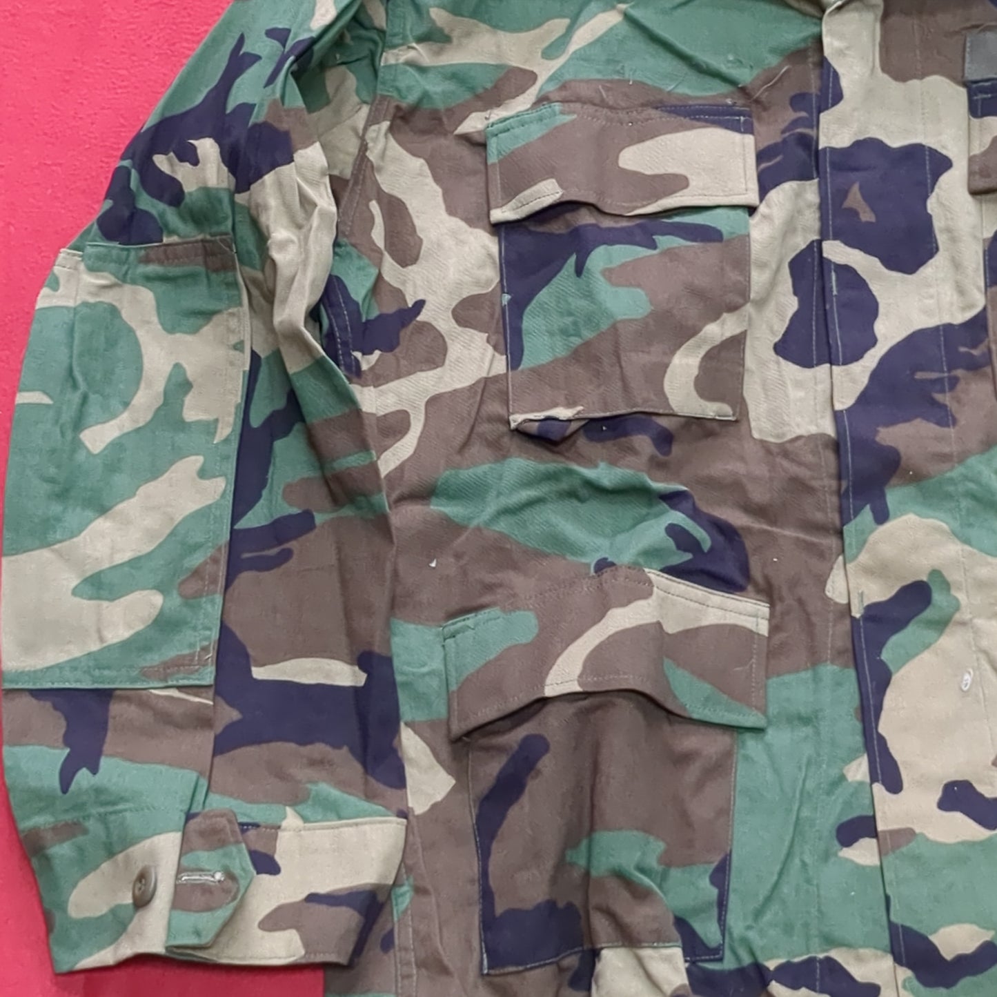 US Army MEDIUM SHORT Uniform Top BDU WOODLAND Pattern Good Condition (14o db4-36)