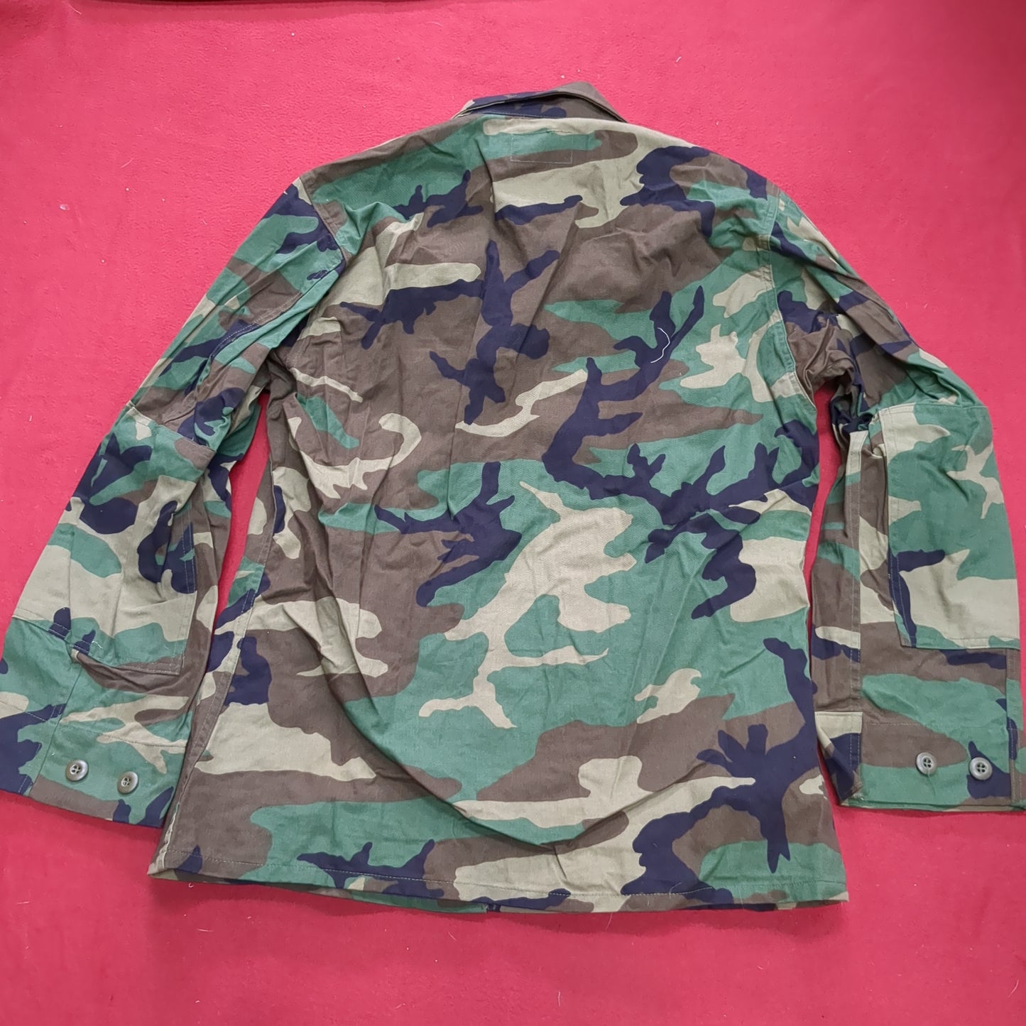 US Army MEDIUM SHORT Uniform Top BDU WOODLAND Pattern Good Condition (14o db4-36)