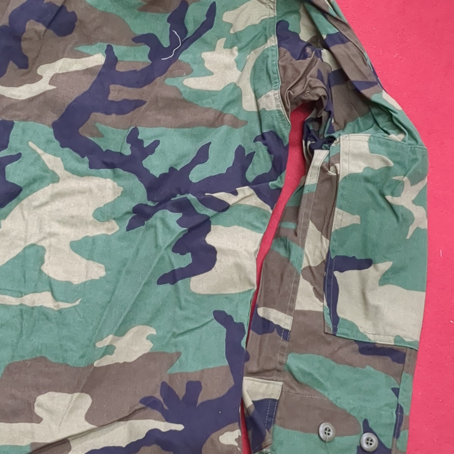 US Army MEDIUM SHORT Uniform Top BDU WOODLAND Pattern Good Condition (14o db4-36)