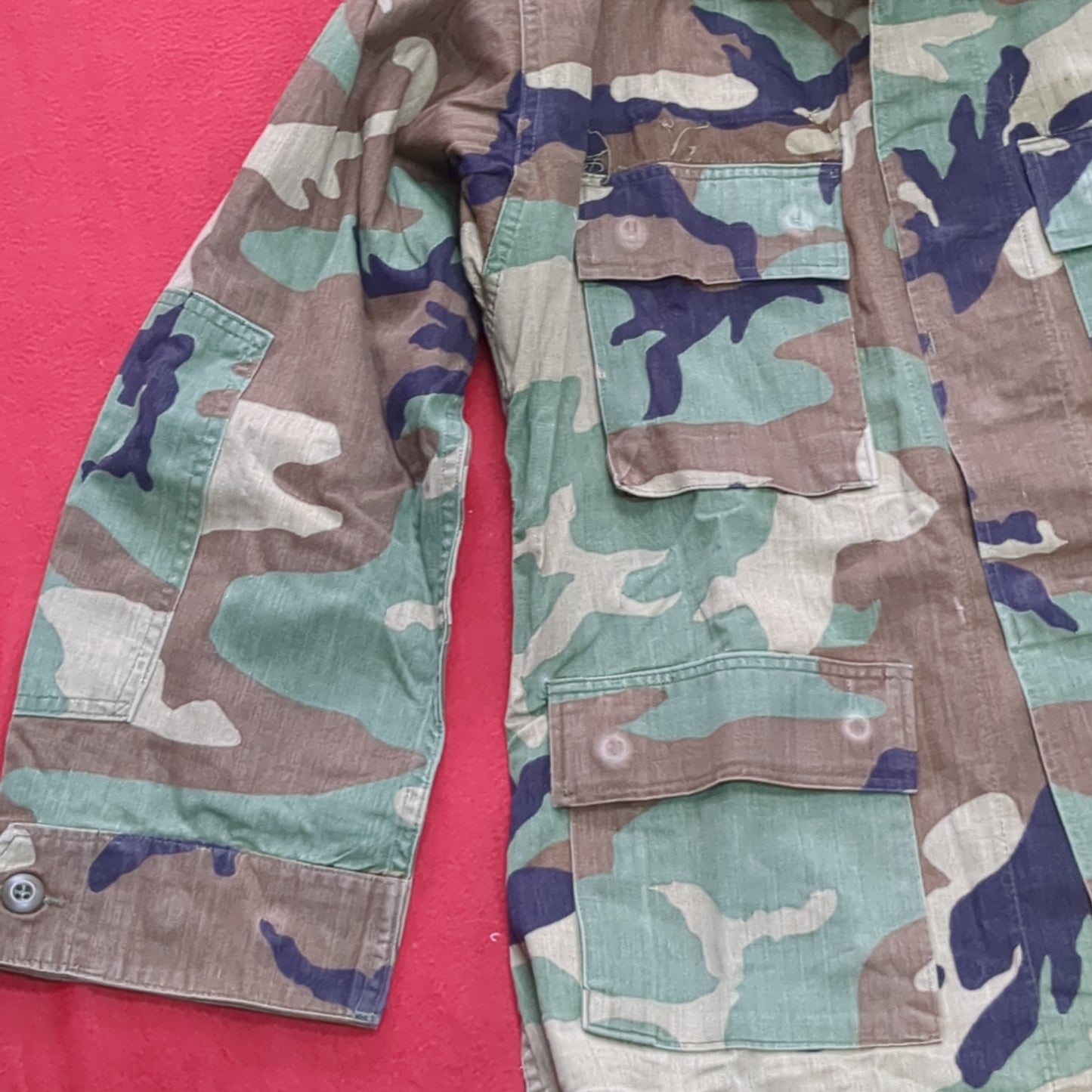 US Army MEDIUM SHORT Uniform Top BDU WOODLAND Pattern Good Condition (14o db4-28)