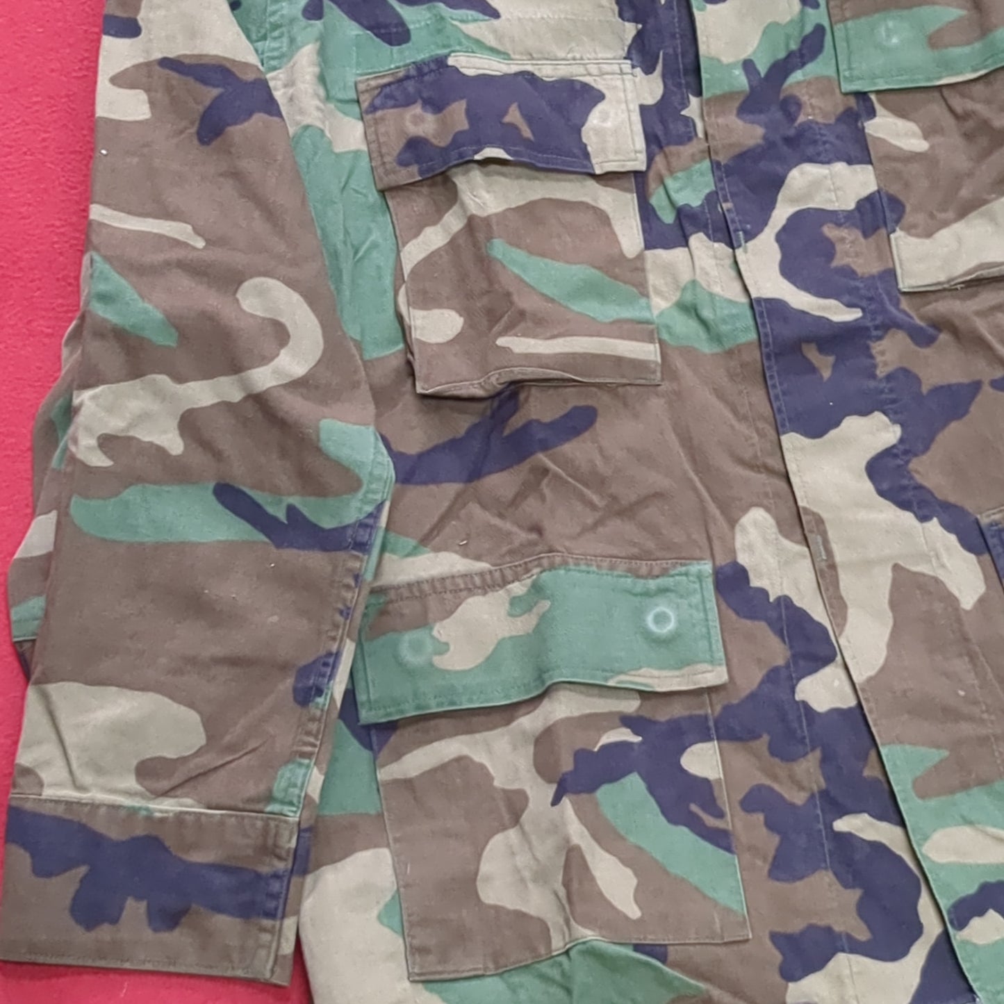 US Army MEDIUM SHORT Uniform Top BDU WOODLAND Pattern Good Condition (14o db4-29)