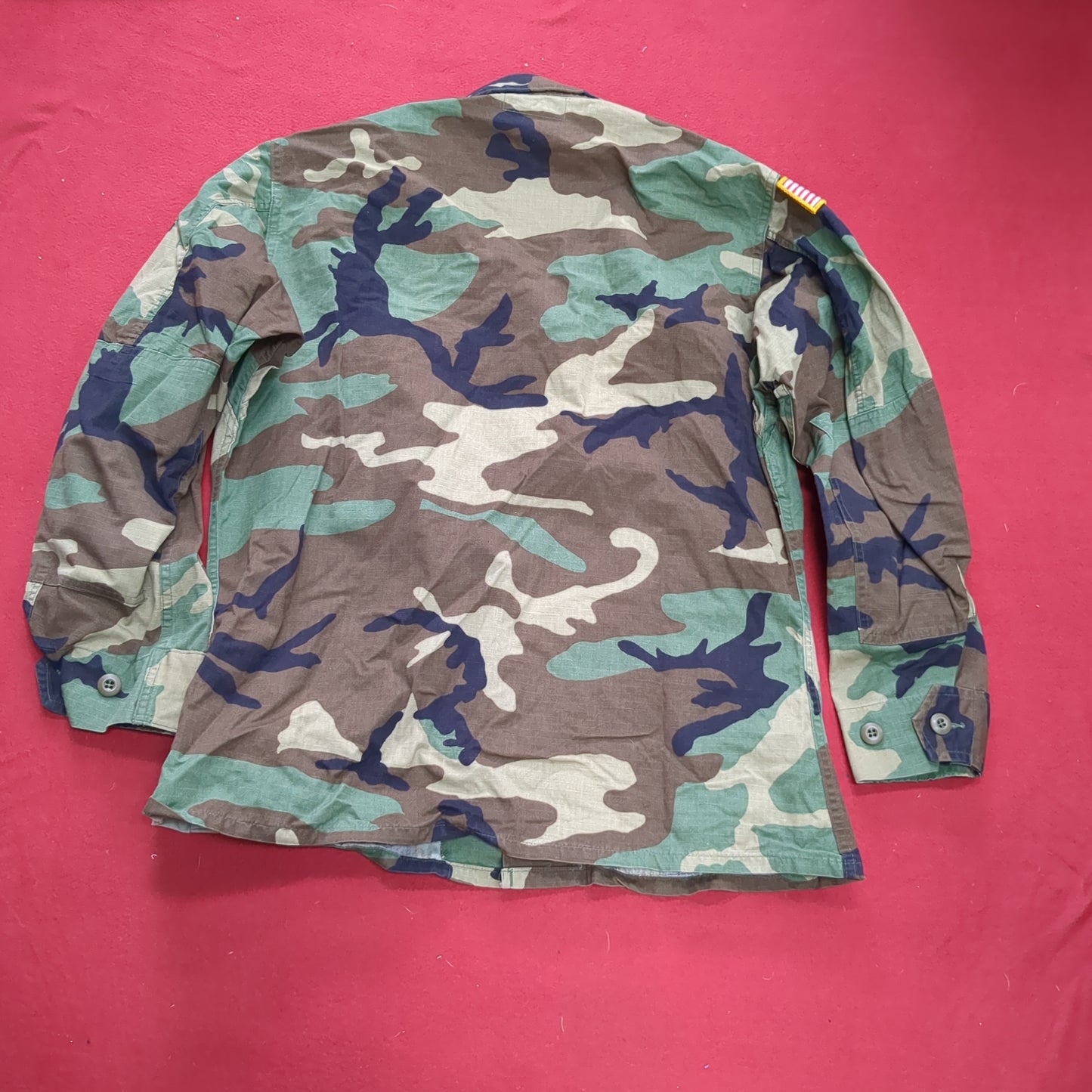 US Army MEDIUM SHORT Uniform Top BDU WOODLAND Pattern Good Condition (14o db4-32)