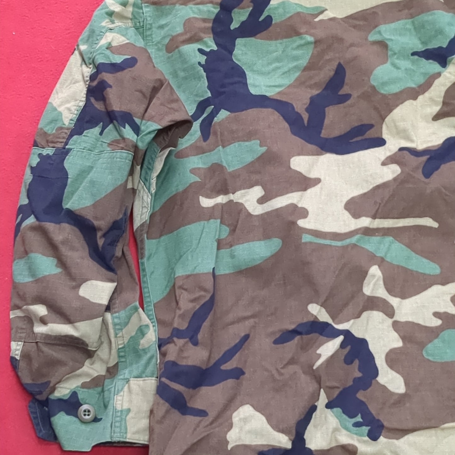 US Army MEDIUM SHORT Uniform Top BDU WOODLAND Pattern Good Condition (14o db4-32)