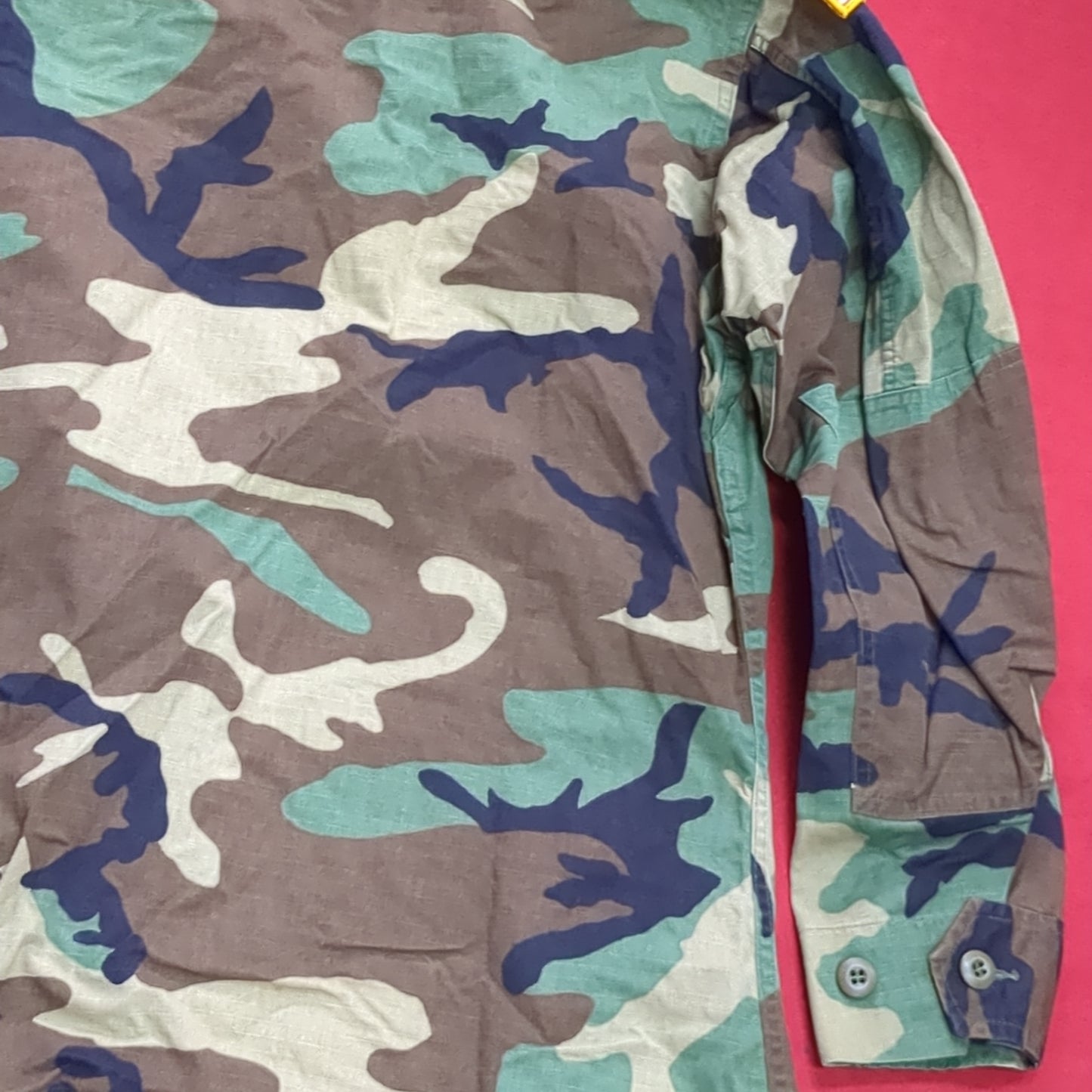 US Army MEDIUM SHORT Uniform Top BDU WOODLAND Pattern Good Condition (14o db4-32)