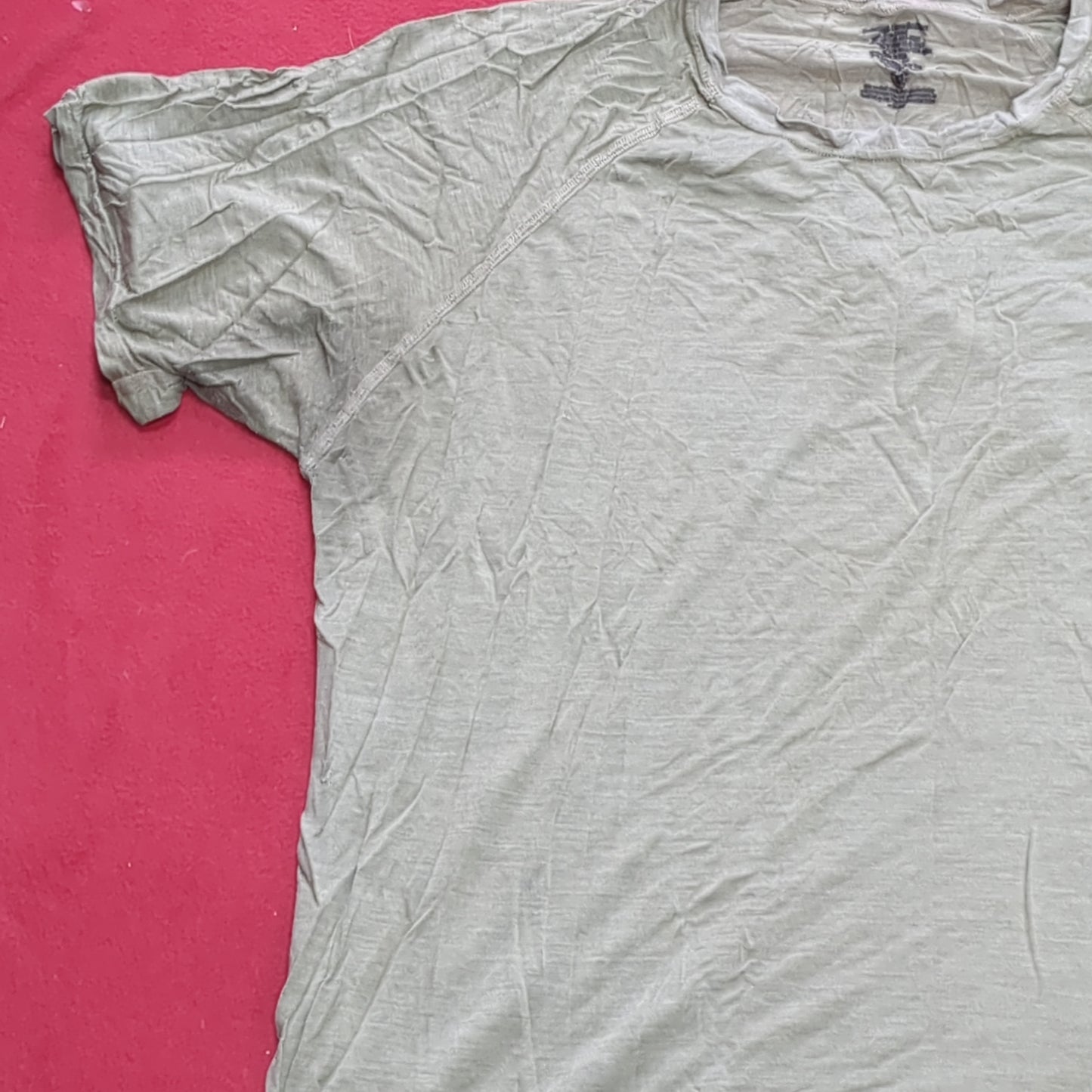 US Army Coyote Undershirt Large Excellent Condition (22o- da02-APR29)