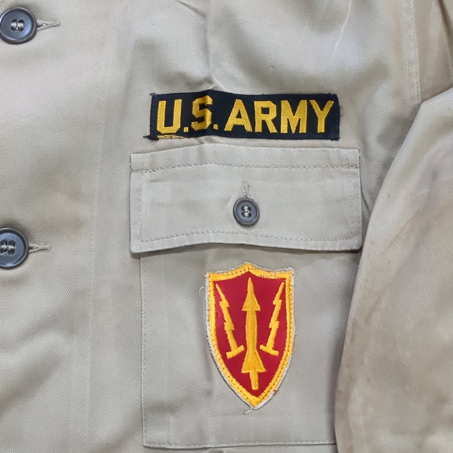 VINTAGE 1960s Sz 42 US Army 10-X AIR DEFENSE COMMAND Long-Sleeve Shirt Excellent Condition (28o da04-13)