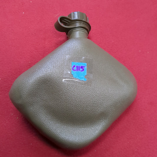 US Army 2Quart Collapsible Canteen dated 2004 (A13- db7-C115)