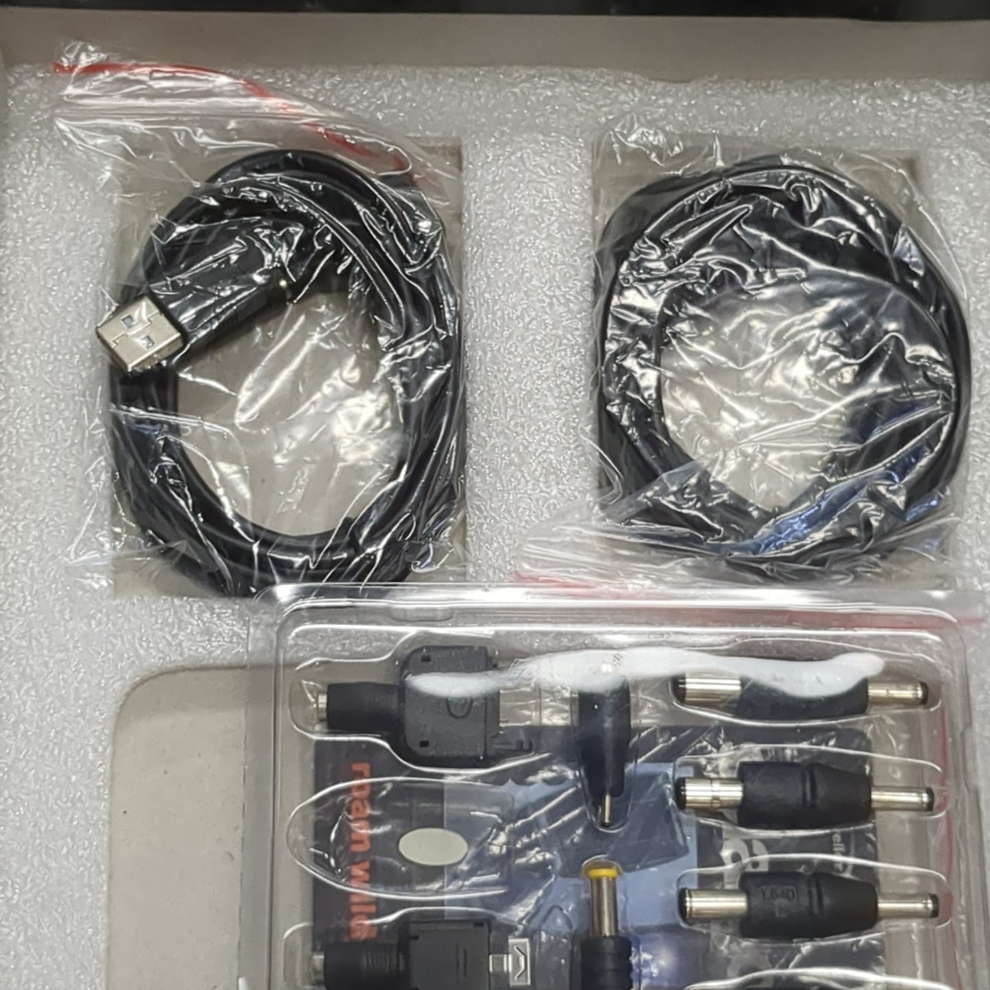 NOS Power Traveller Solar Gorilla with Case and Attachments (A16 BAR ac04-t)