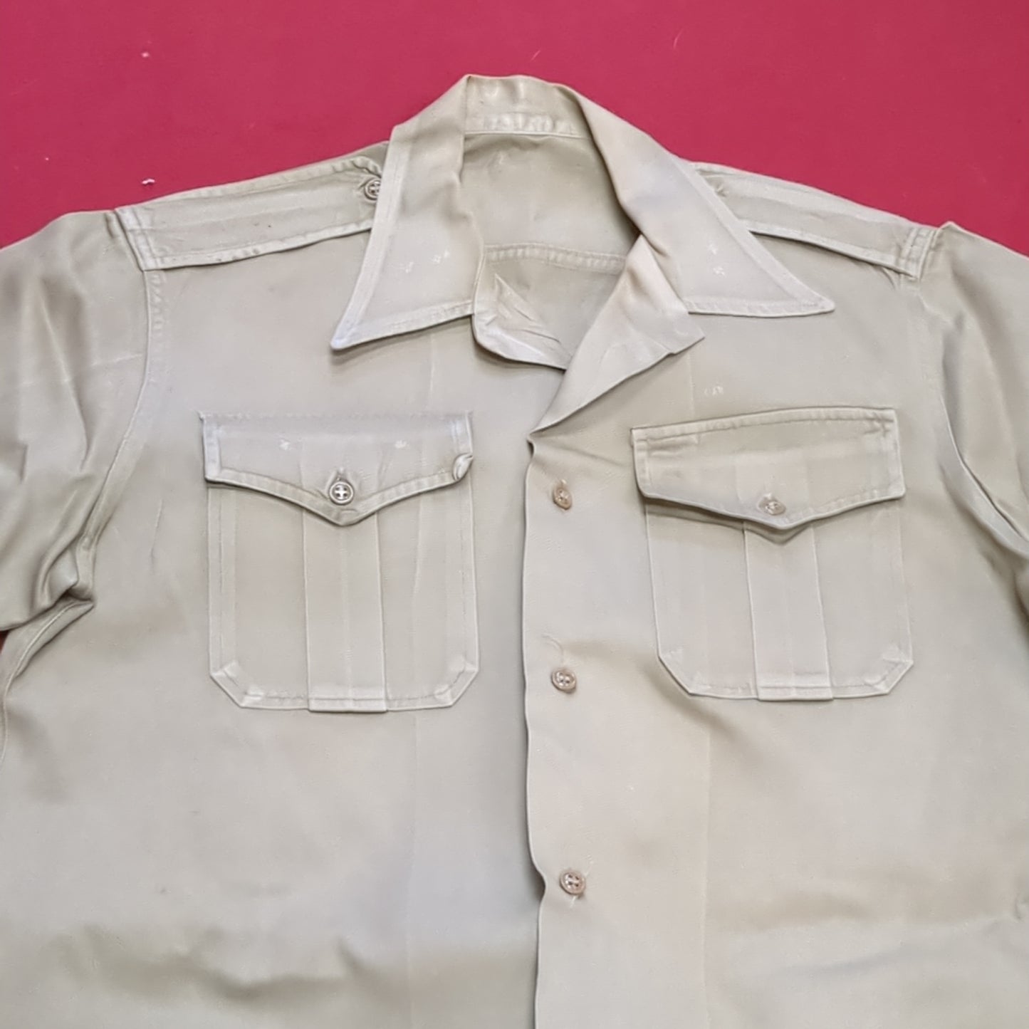 Vietnam Era US Army Men's Medium Tan 8.2 oz Short-Sleeve Shirt Good Condition (04g 25g-13)