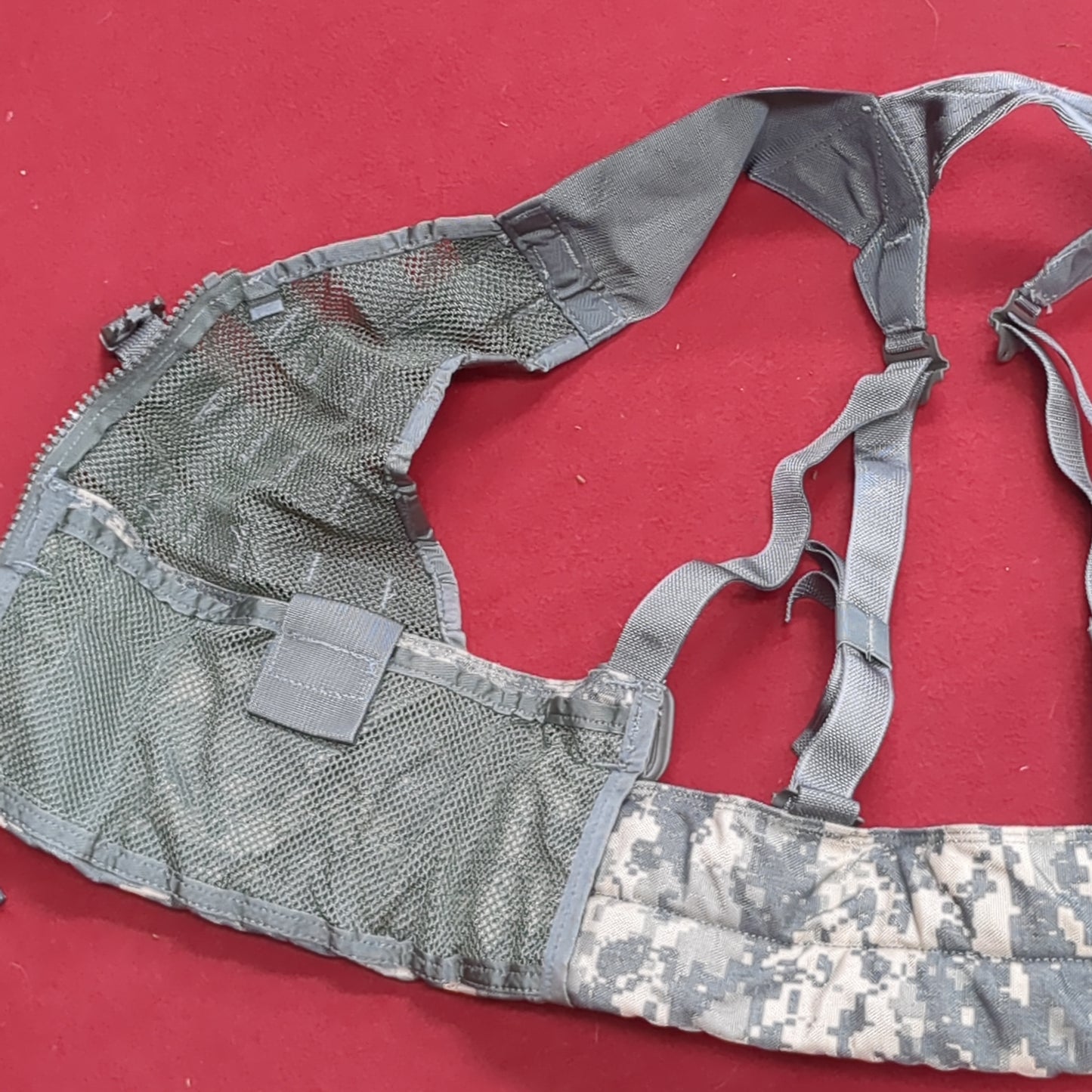 Chest Rig ACU Digitial Camo Fighting Load Carrier FLC Molle Excellent Condition ( eb07-SEP172)