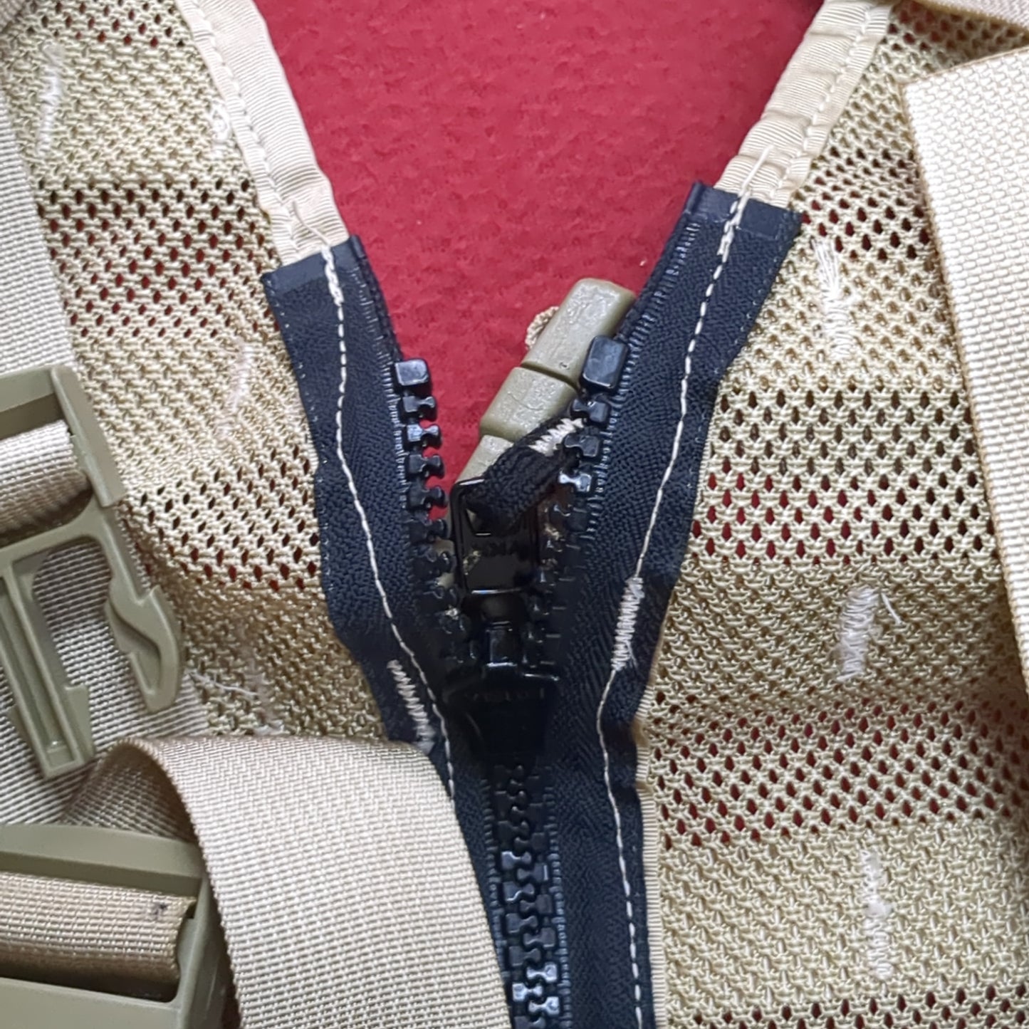 US Army Desert Camouflage FLC Fighting Load Carrier DCU Excellent Condition (EB16-OCT59)