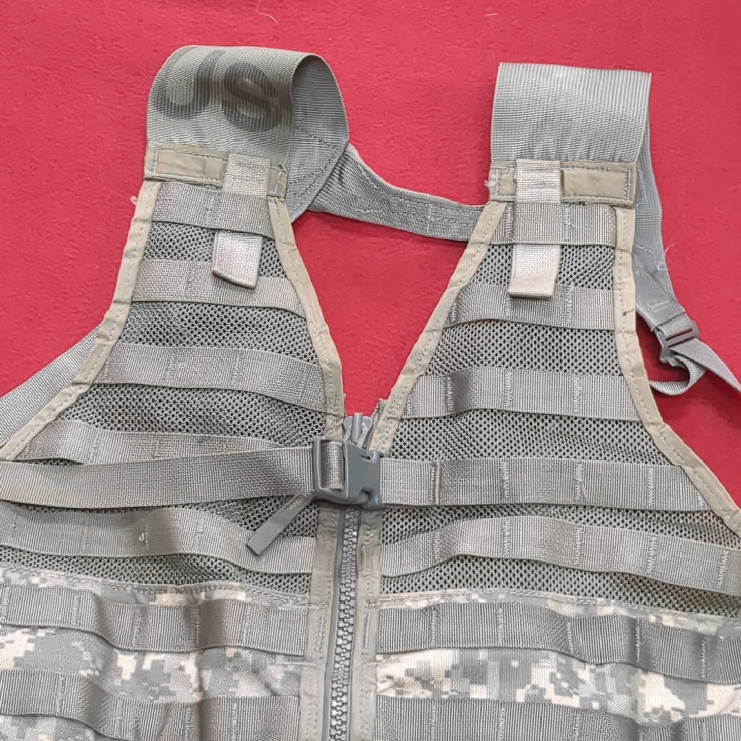 Chest Rig ACU UCP Digitial Camo Fighting Load Carrier FLC Molle Excellent Condition (EB16-OCT61)