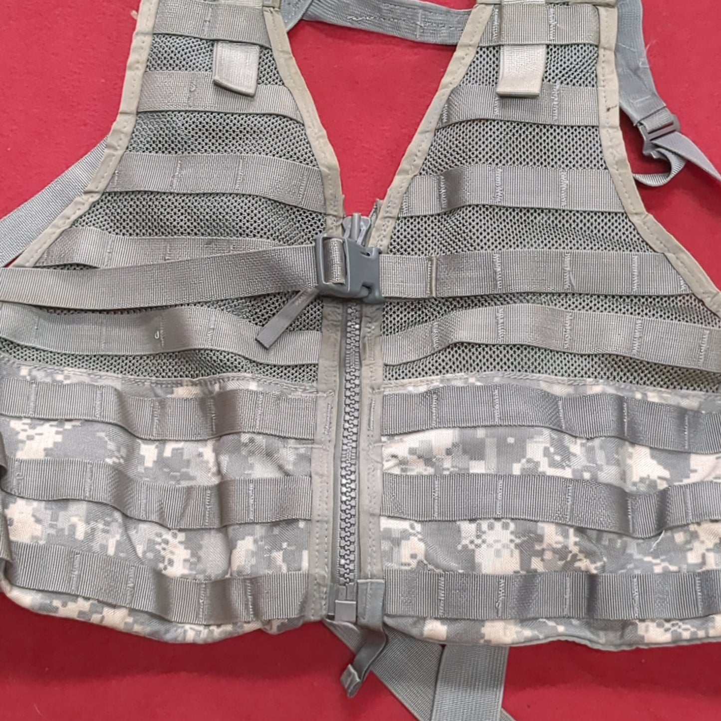 Chest Rig ACU UCP Digitial Camo Fighting Load Carrier FLC Molle Excellent Condition (EB16-OCT61)