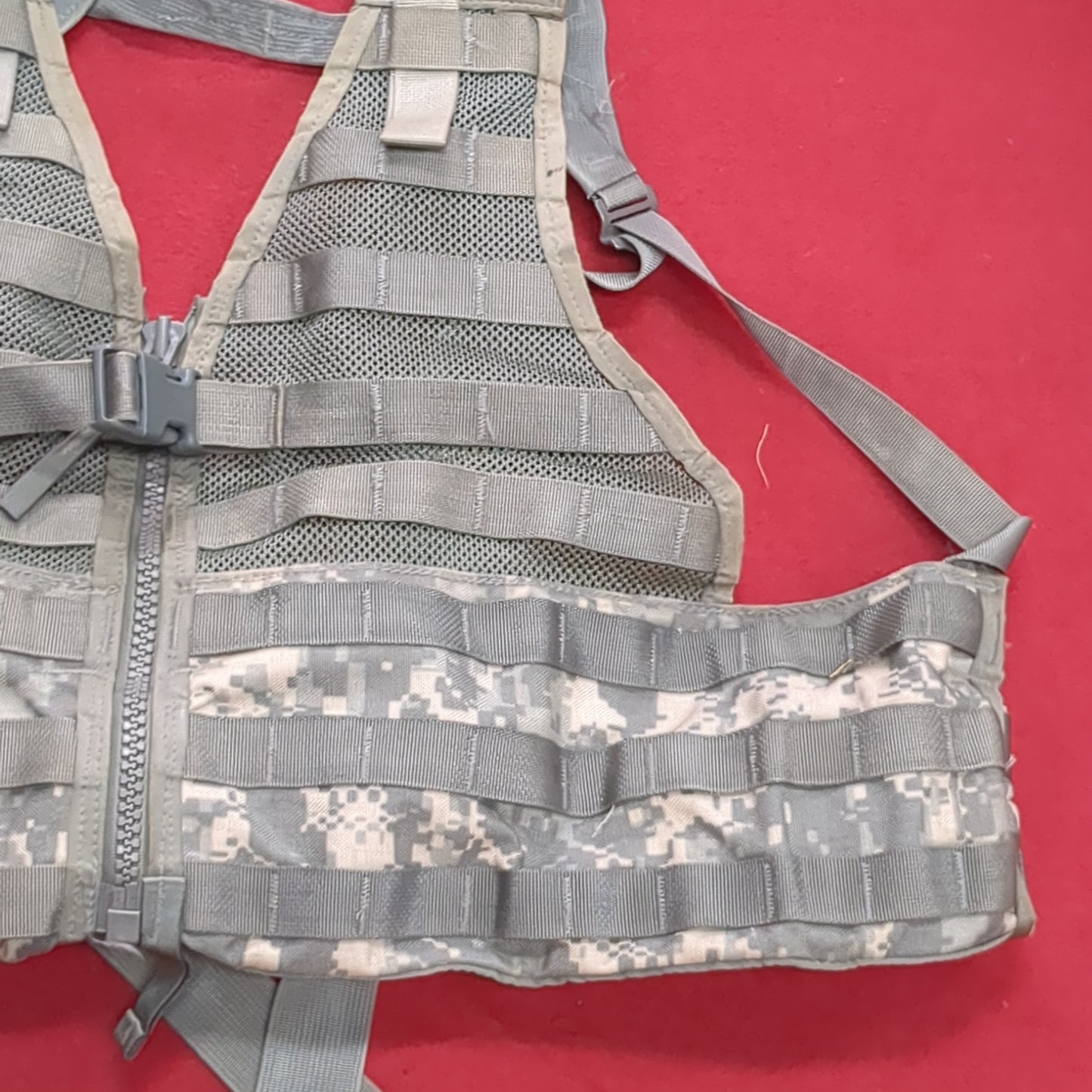 Chest Rig ACU UCP Digitial Camo Fighting Load Carrier FLC Molle Excellent Condition (EB16-OCT61)
