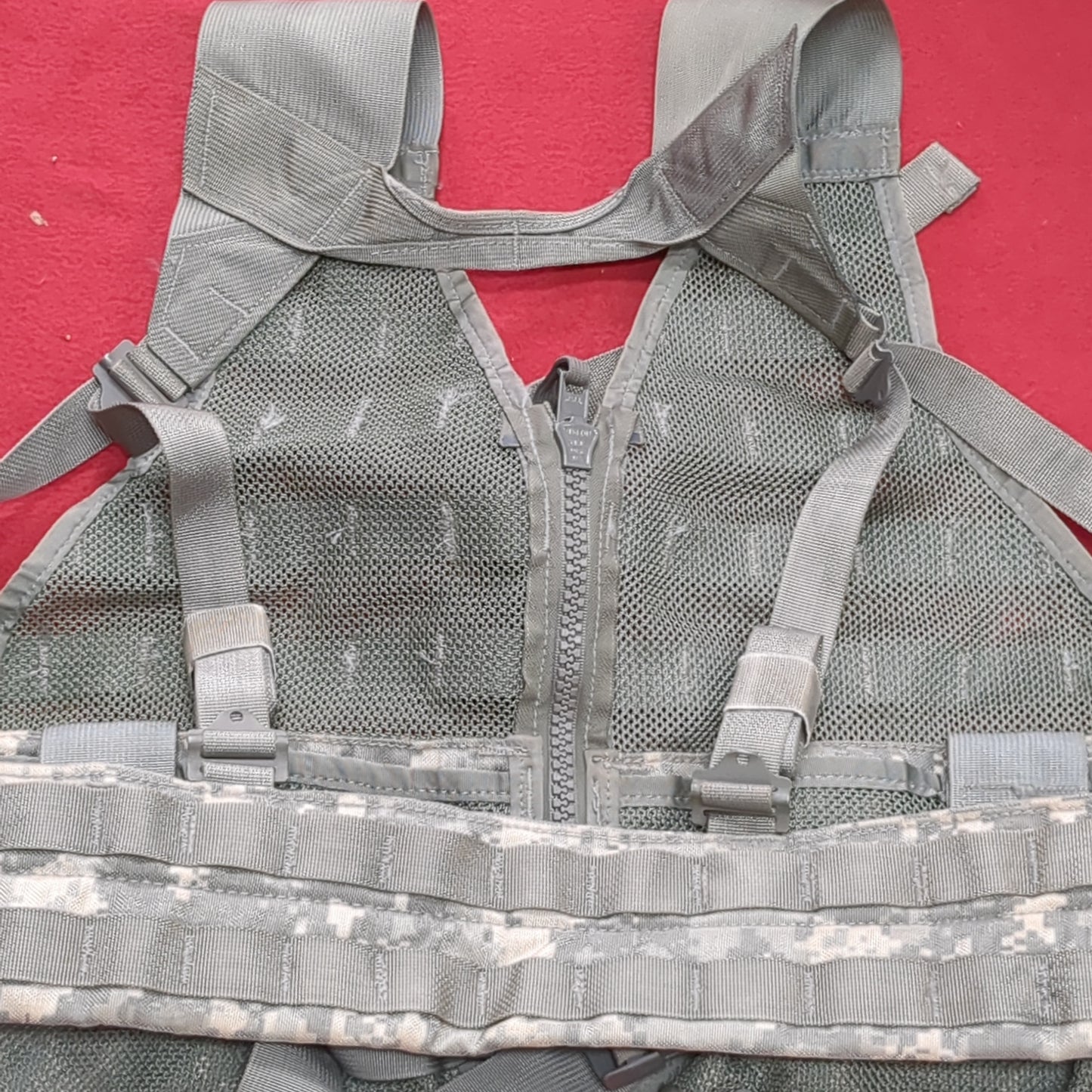 Chest Rig ACU UCP Digitial Camo Fighting Load Carrier FLC Molle Excellent Condition (EB16-OCT61)