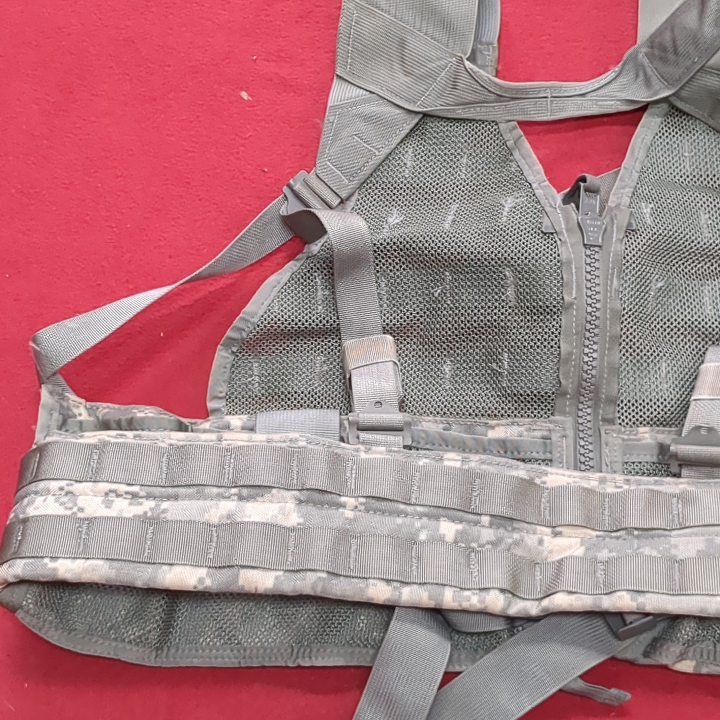 Chest Rig ACU UCP Digitial Camo Fighting Load Carrier FLC Molle Excellent Condition (EB16-OCT61)
