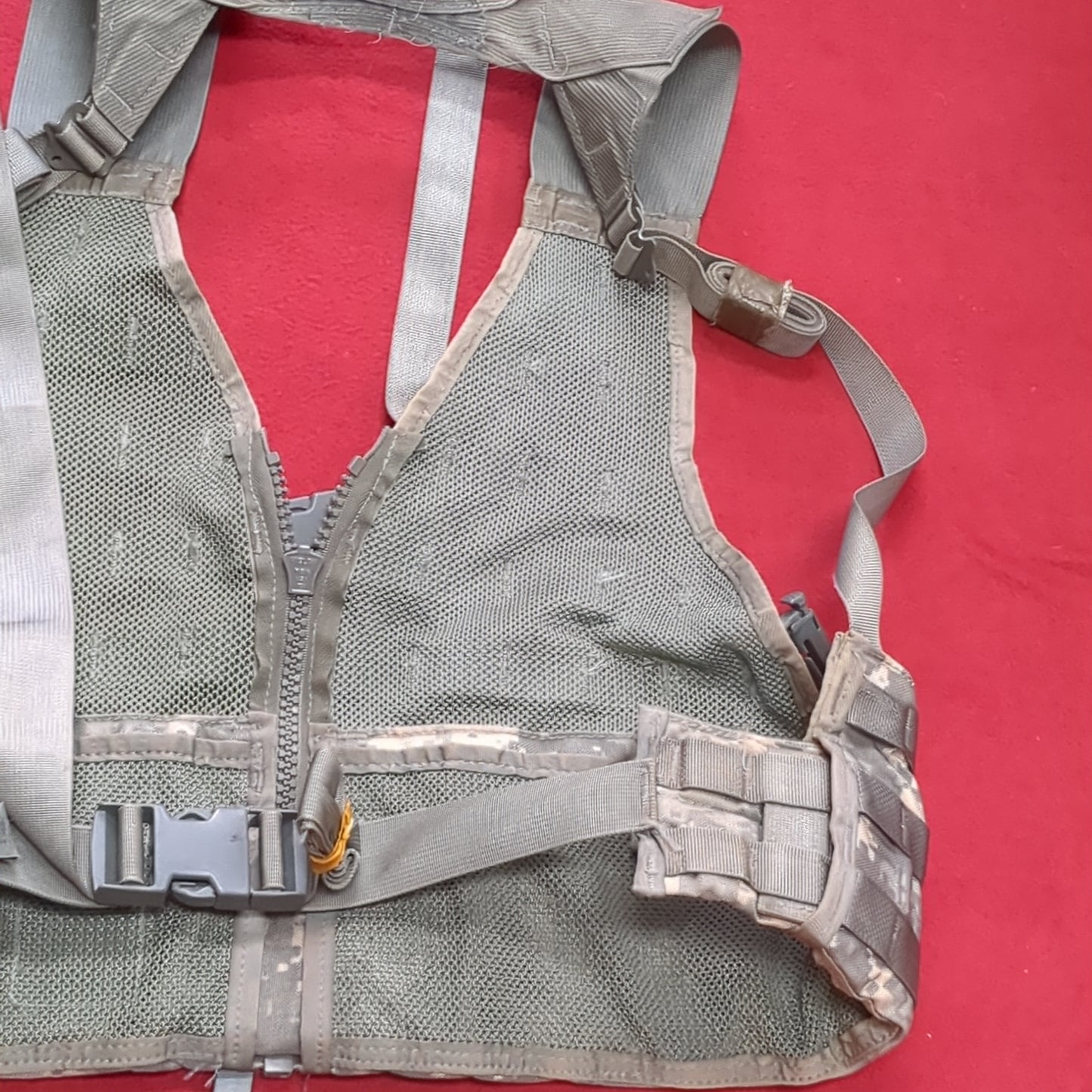 Chest Rig ACU UCP Digital Camo Fighting Load Carrier FLC Molle USED (EB16-OCT62)