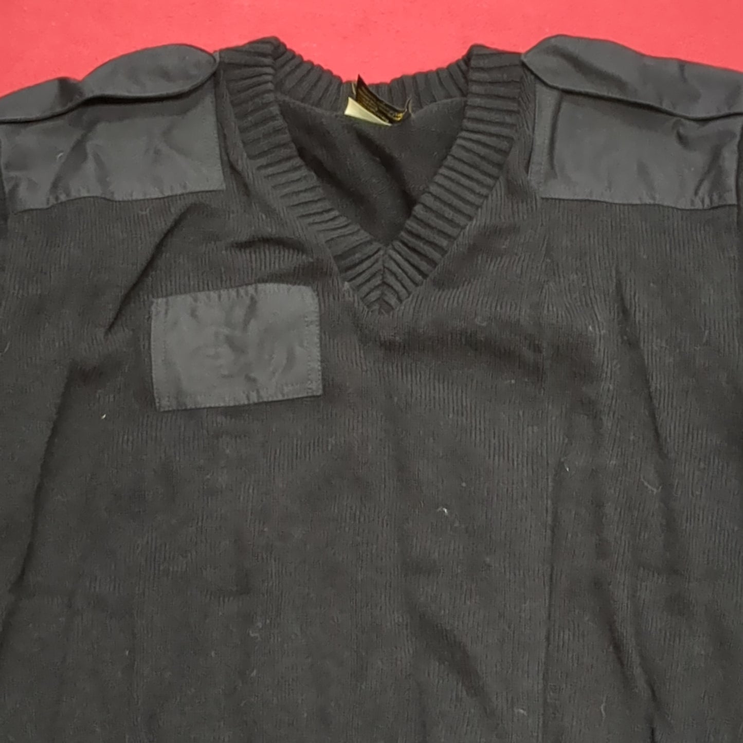 Vintage CITADEL Large V-NECK SWEATER Black Pull-Over Acrylic Excellent Condition (31o- da15-09)