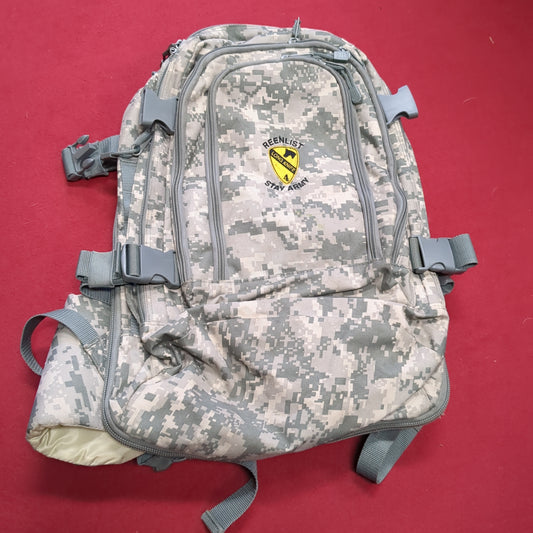 US Army Reenlist Stay Army 1st Cav Long Knife ACU/UCP Digital Pack Bag Excellent Condition (BA12-OCT159)