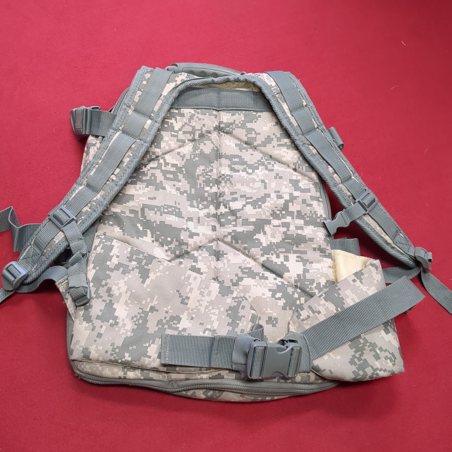 US Army Reenlist Stay Army 1st Cav Long Knife ACU/UCP Digital Pack Bag Excellent Condition (BA12-OCT159)