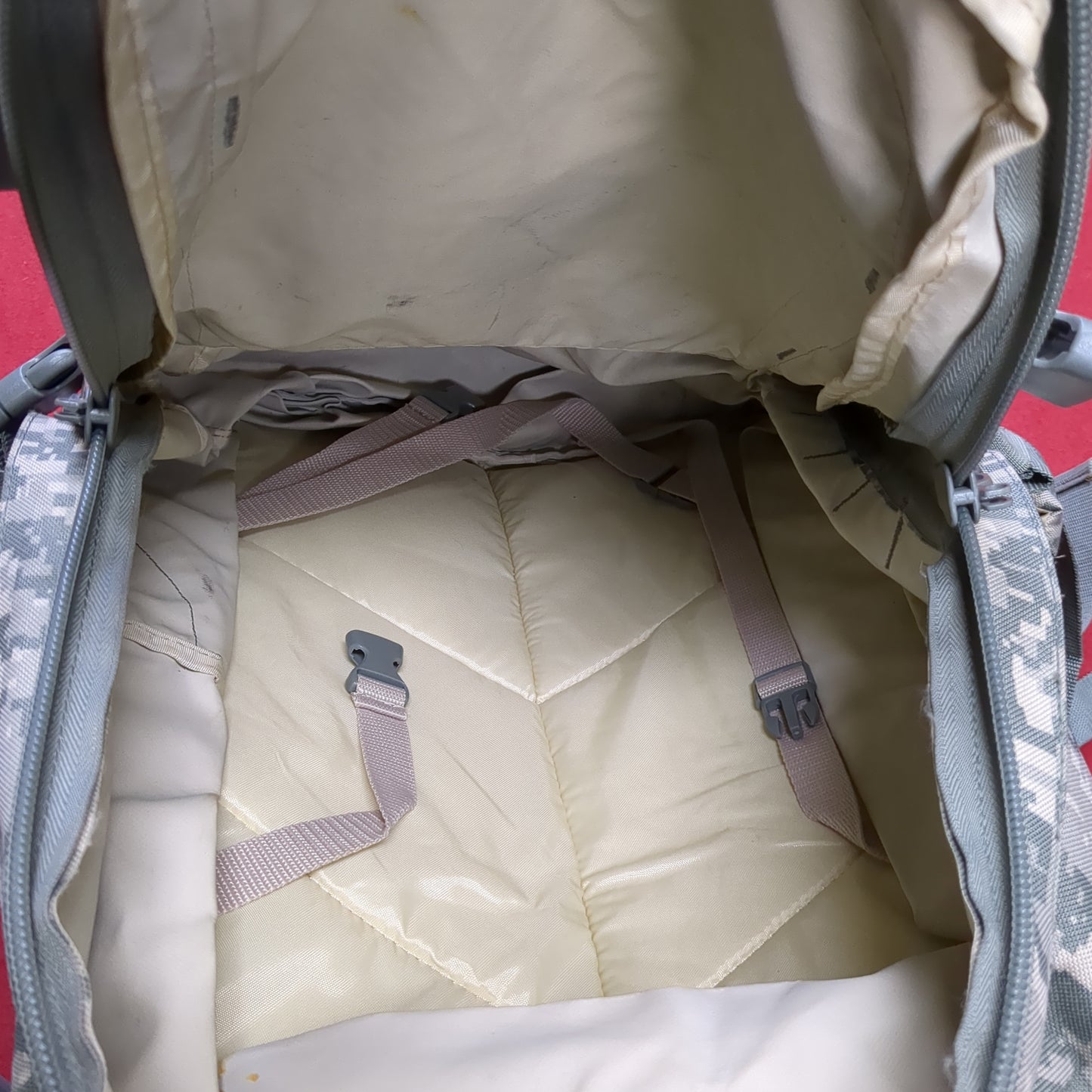 US Army Reenlist Stay Army 1st Cav Long Knife ACU/UCP Digital Pack Bag Excellent Condition (BA12-OCT159)