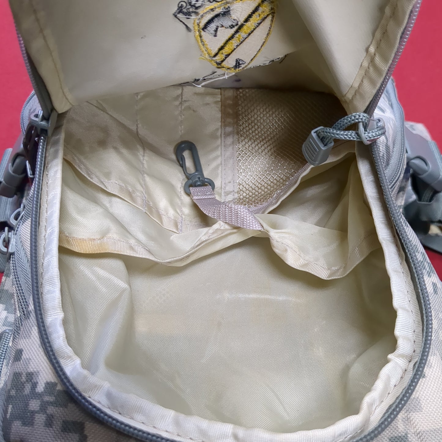 US Army Reenlist Stay Army 1st Cav Long Knife ACU/UCP Digital Pack Bag Excellent Condition (BA12-OCT159)