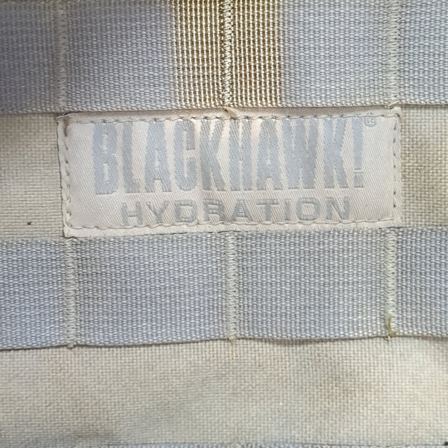 Blackhawk Side/Back Hydration Pouch W/O Speed Clips Coyote Tan Used (09o- db3-NOV100)