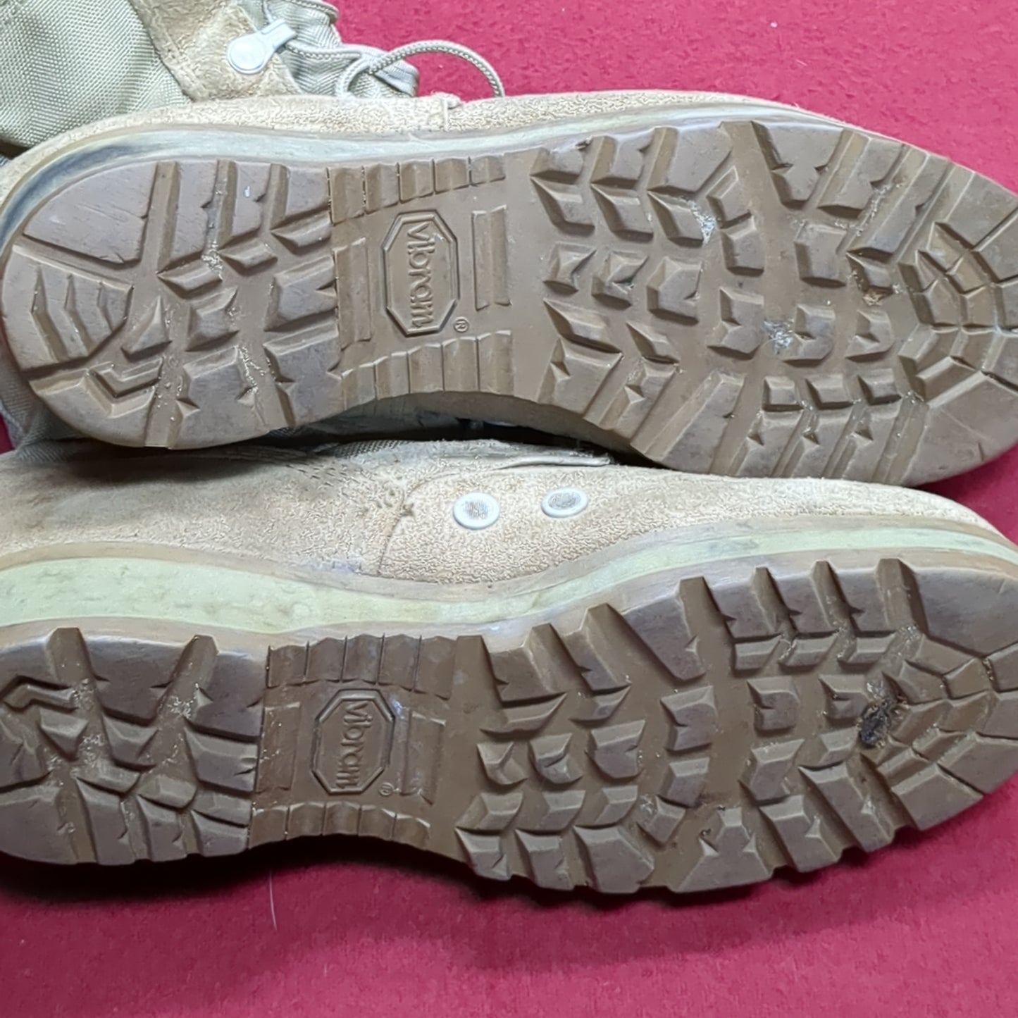 US Army 5 1/2 W Standard Issue Hot Weather Combat Boots Coyote 499 Tan (a09- DC14-NOV103)