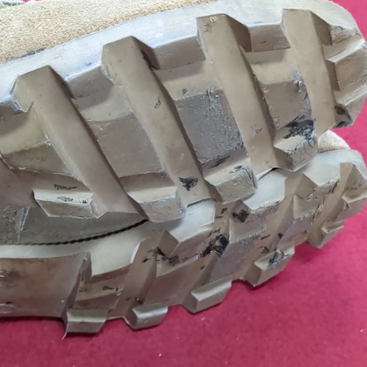 US Army 5 1/2 Wide Standard Issue Hot Weather Combat Boots Coyote 499 Tan Used (a09- DC14-NOV104)