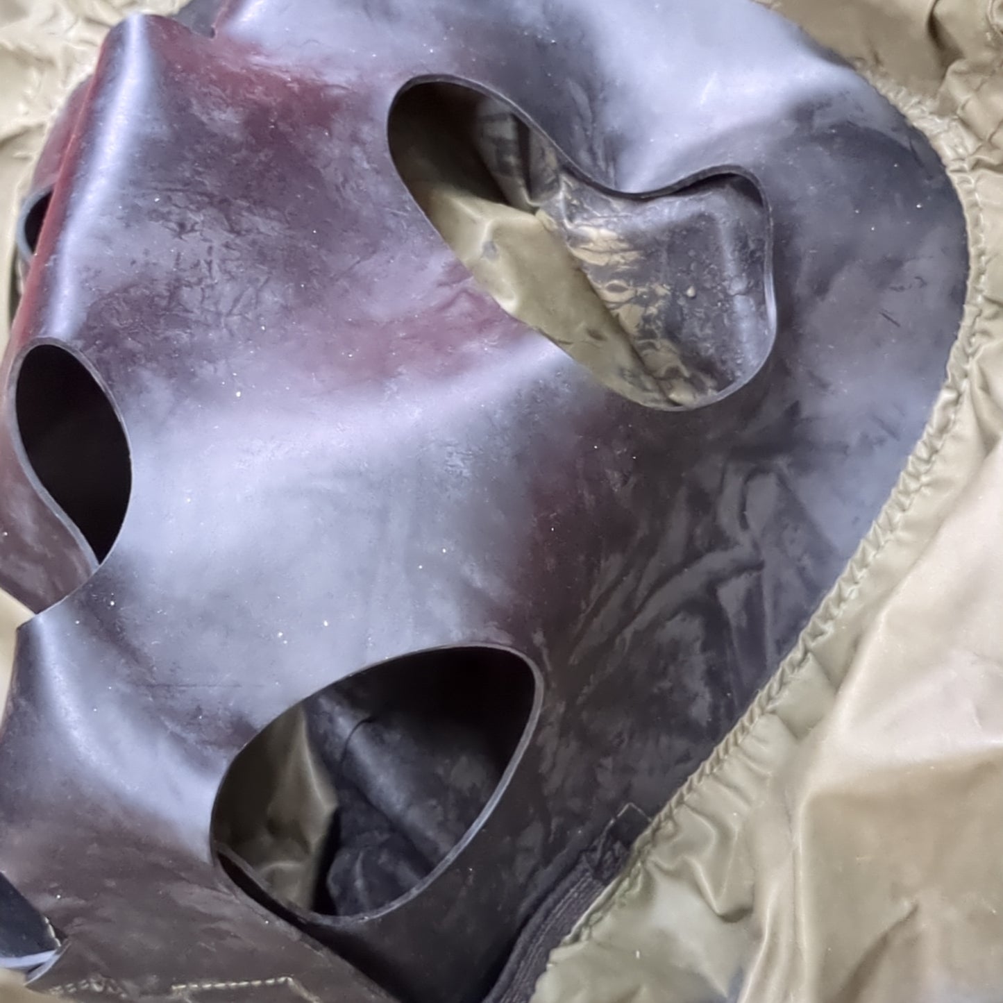 US Army Face piece Breathing Equipment Size: Small 2nd Skin (cbrn5 ac05-NOV131)