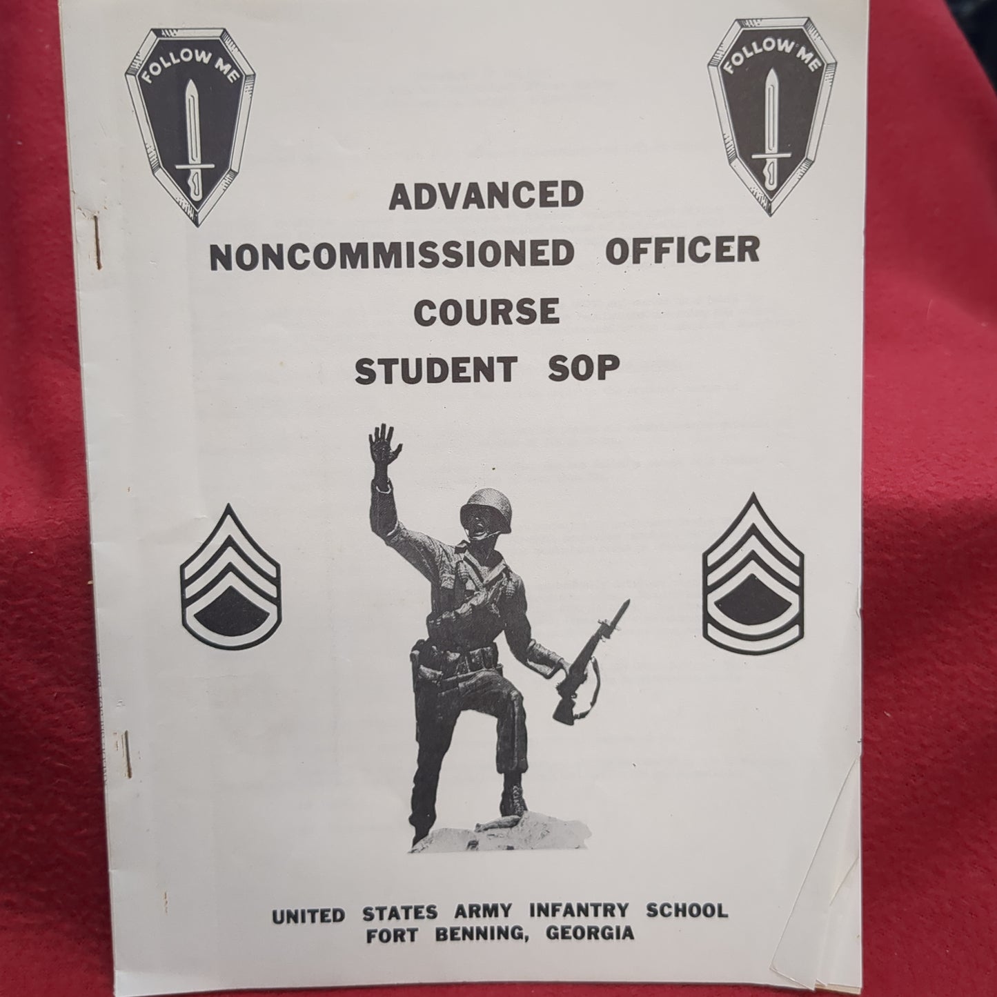 BOOK ADVANCED NONCOMMISIONED OFFICER COURSE STUDENT SOP15 MAY 1985 (BOX25)