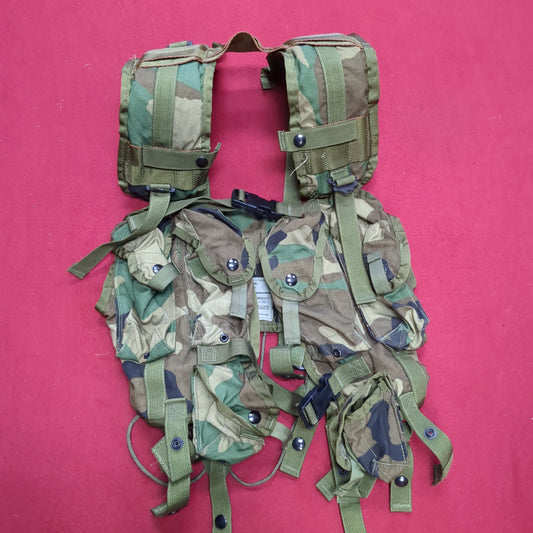 US Army Military Woodland Camouflage Enhanced Tactical Fighting Load Carrier  FLC W/ Pouches 0321 Excellent Condition (eb07-NOV286)