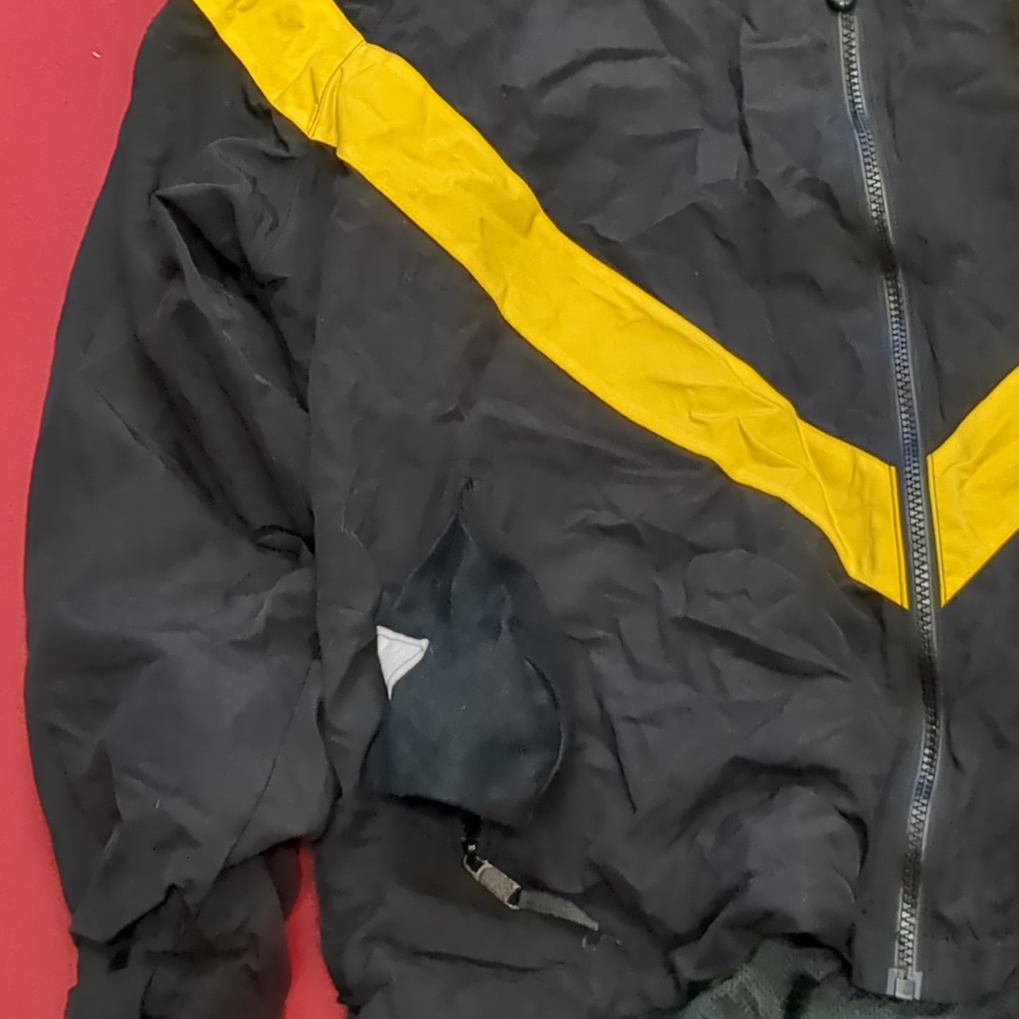 NOS US Army Medium X-Short Black Gold Jacket Cold Weather APFU PT Uniform (fb14-DEC101)
