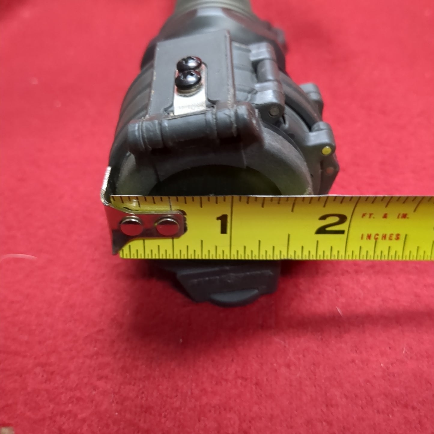 Surefire Millennium Light Pressure Switch Weapon Mount ARMS 17 Tri-Lock A35102 (j09 ab02-DEC157)