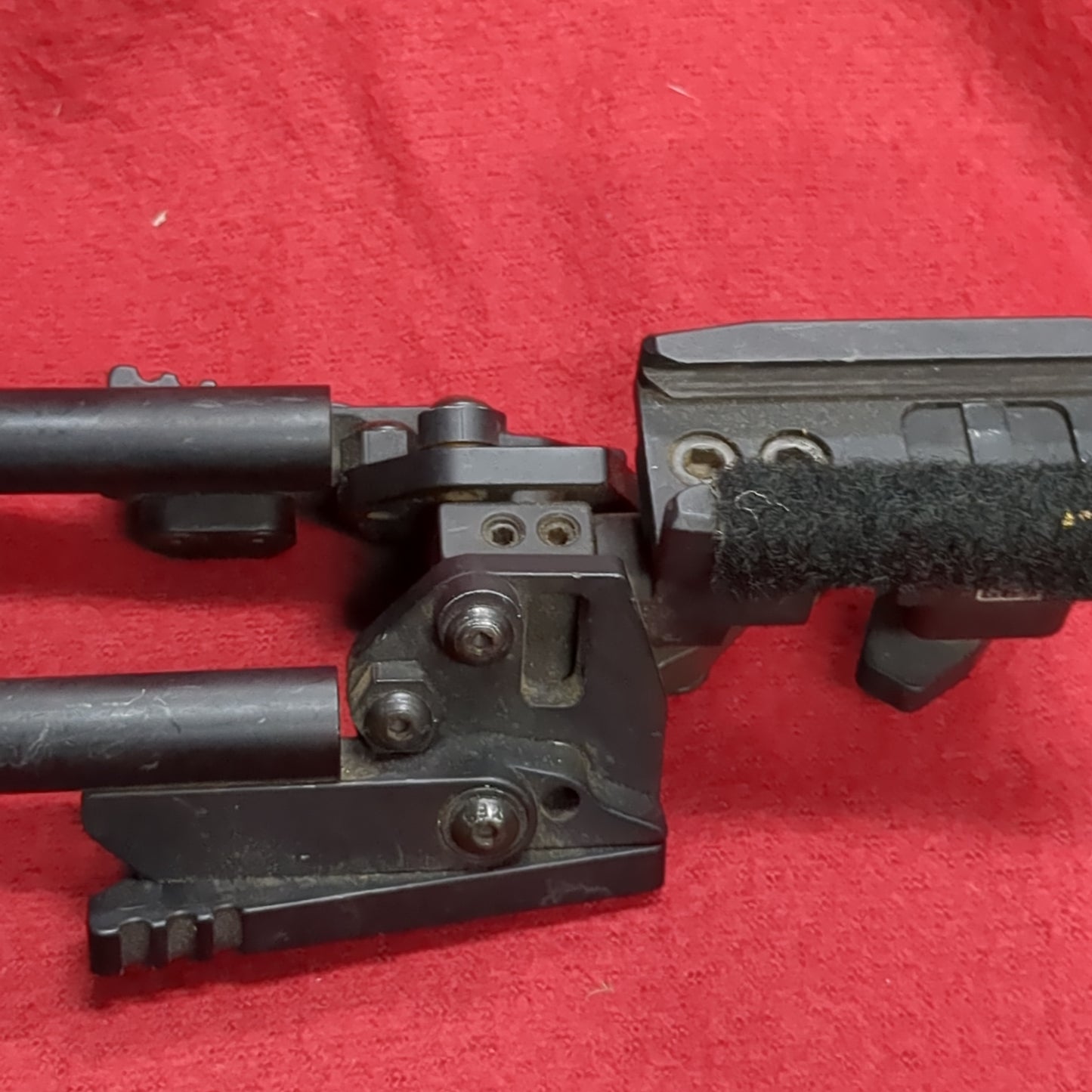 GG&G LCB-3 HVY DUTY TACT BIPOD Used (FB17-DEC184)