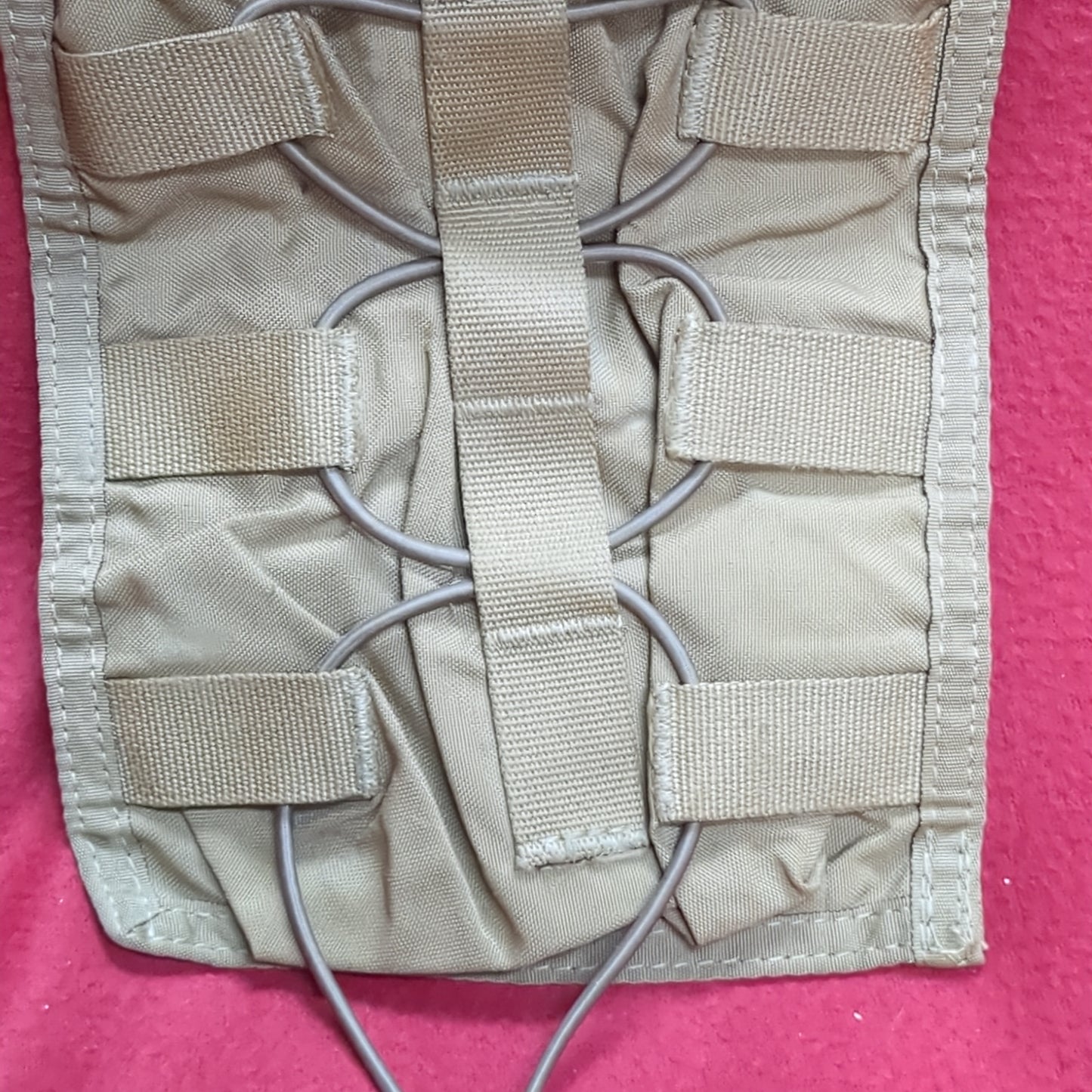 ATS Tactical Gear Coyote Molle 50oz Hydration Carrier Good Condition (ca07-JAN12)