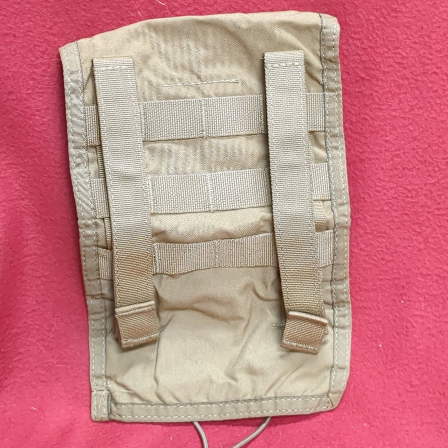 ATS Tactical Gear Coyote Molle 50oz Hydration Carrier Good Condition (ca07-JAN12)