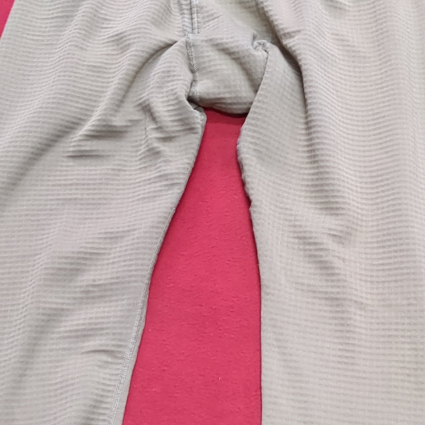 US Army Medium Regular Coyote Waffle Gen III Level 2 Bottoms Excellent Condition (waf2- fa02-JAN68)