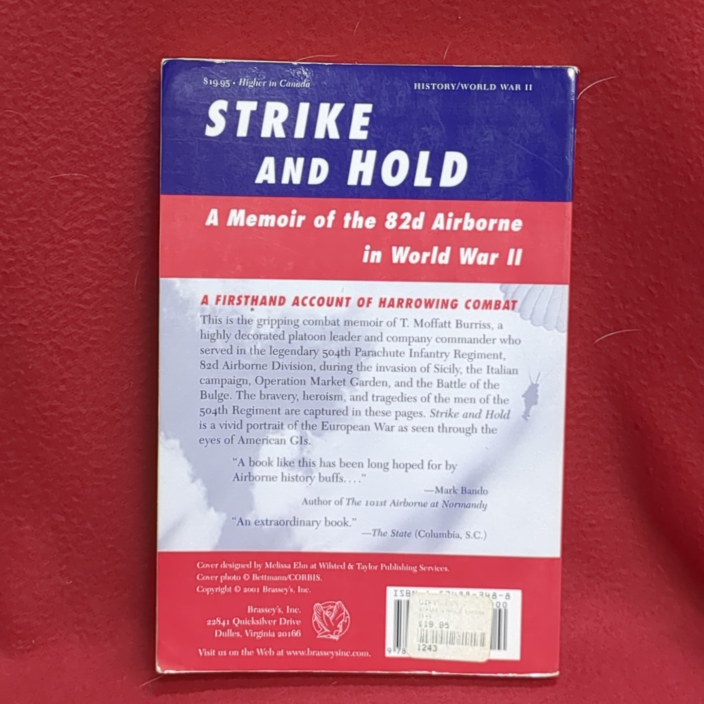 BOOK STRIKE AND HOLD (82d AIRBORNE IN WW2) (BOX48)