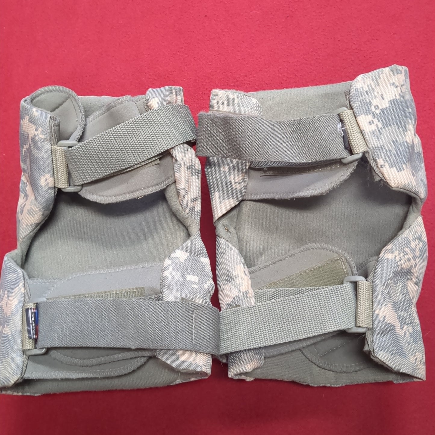 ALTA Large US Military Issue ACU UCP Knee Pads Used (da12-JAN182)