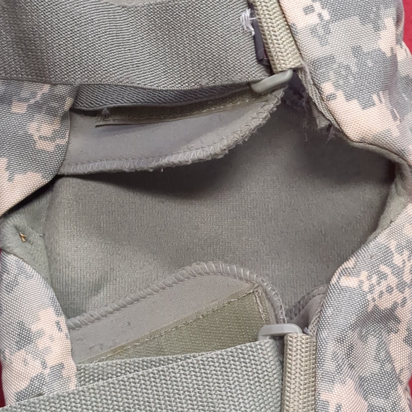 ALTA Large US Military Issue ACU UCP Knee Pads Used (da12-JAN182)