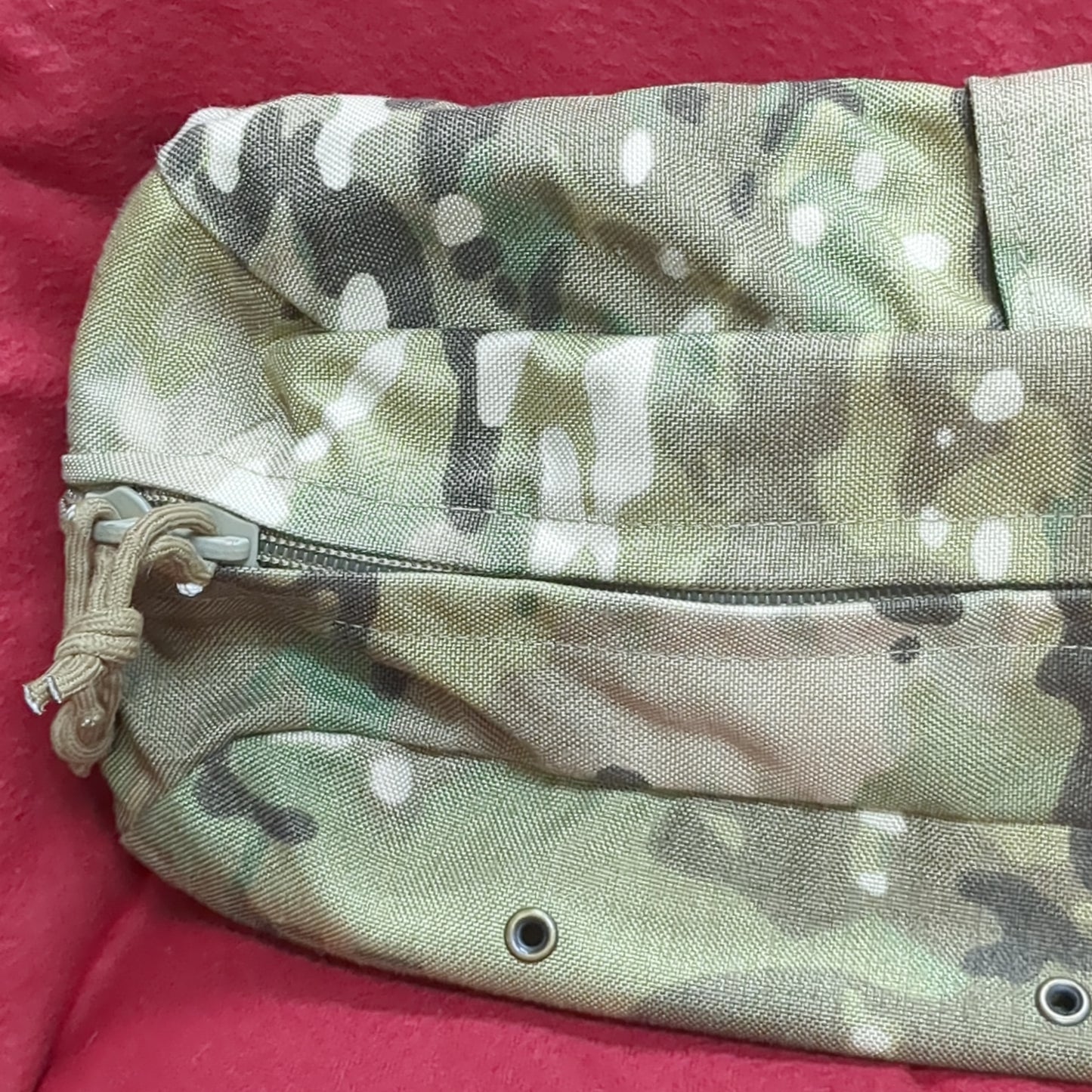 Tactical Tailor Horizontal Hydration Carrier Pack W/Malice Clips 100oz Used (34cr- ca2-FEB97)