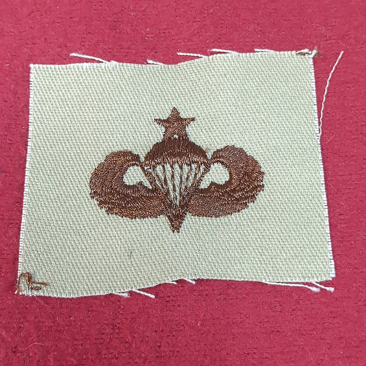 NOS US Army Senior Jump Wings Sew on Patch Desert DCU Camouflage (WSA04-FB)