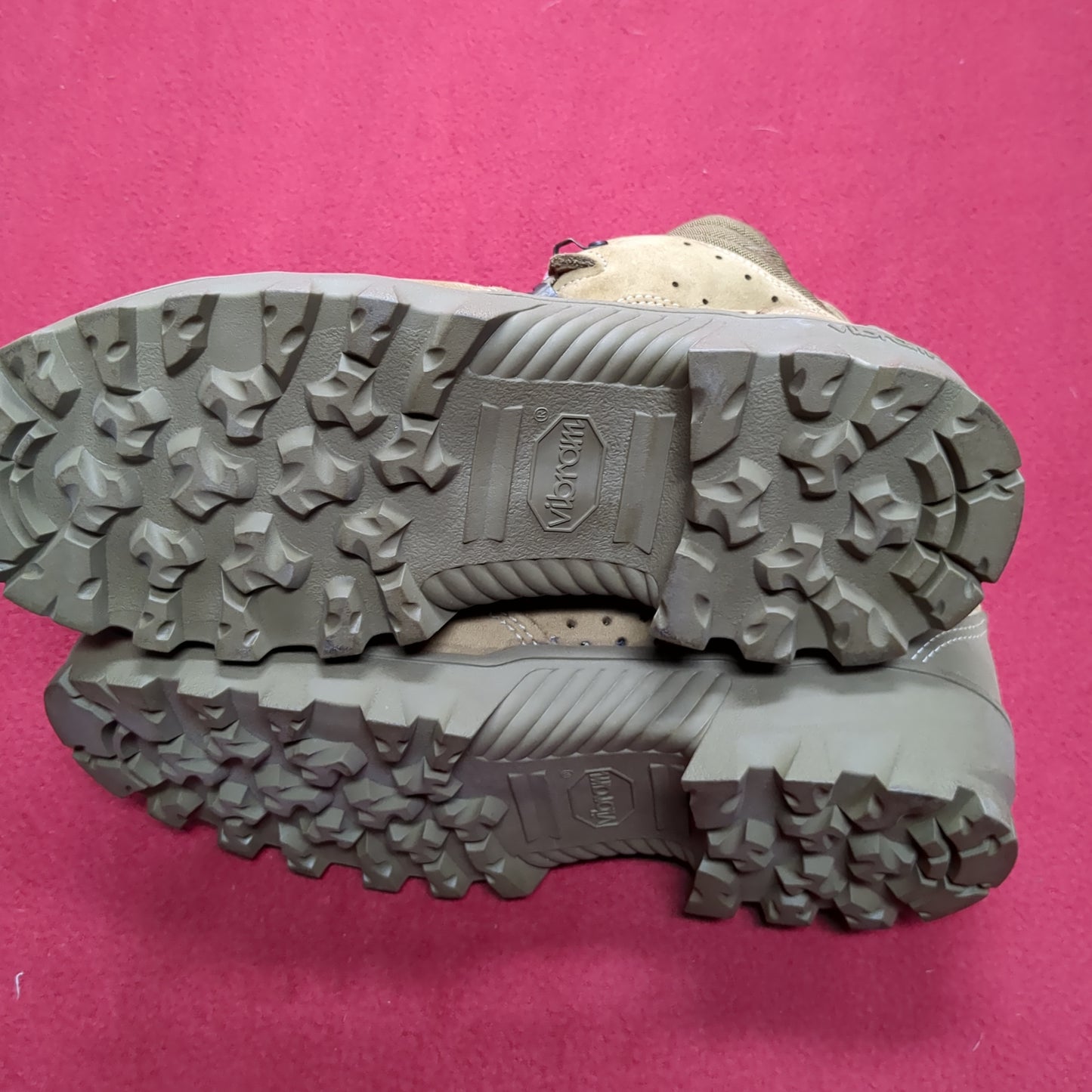 US Army Bates 9 R E03612C Deployment Mountain Combat Boots Excellent Condition (cb01-MAR42)