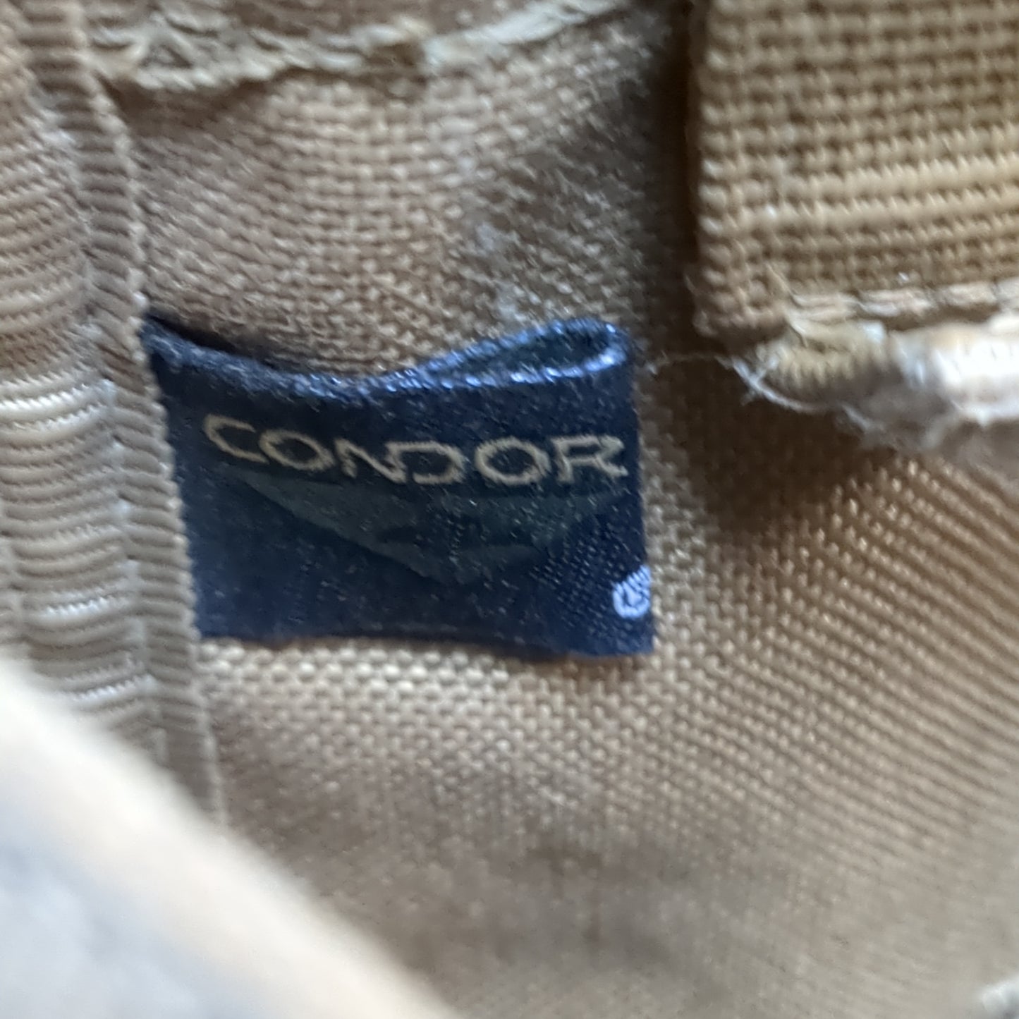 Condor HCB MOLLE Water Hydration Carrier Tan (08o- db01-MAR55)