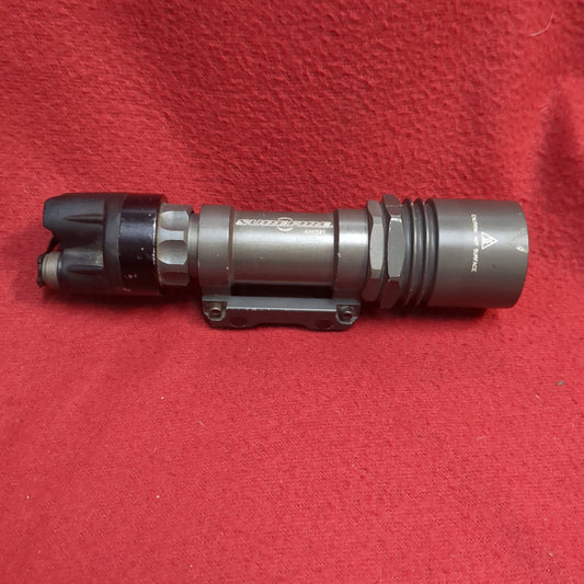SureFire Flashlight W/ Rail Mount (j09  ab02-MAR72)