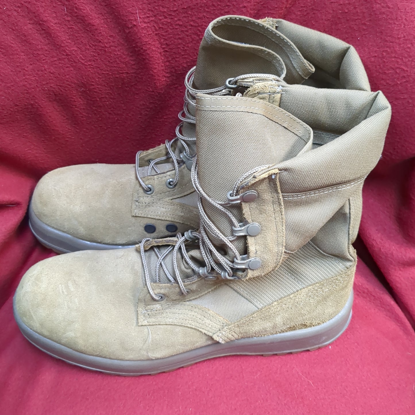 BELLEVILLE Desert Coyote Combat Boots 9.5 AHWC 18-D-1001 Used (BA09-ALP48)