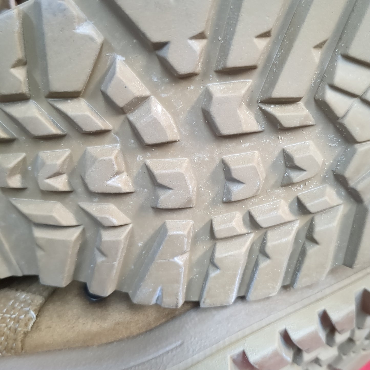 BELLEVILLE Desert Coyote Combat Boots 9.5 R AHWC 18-D-1001 Used (FA20-ALP51)