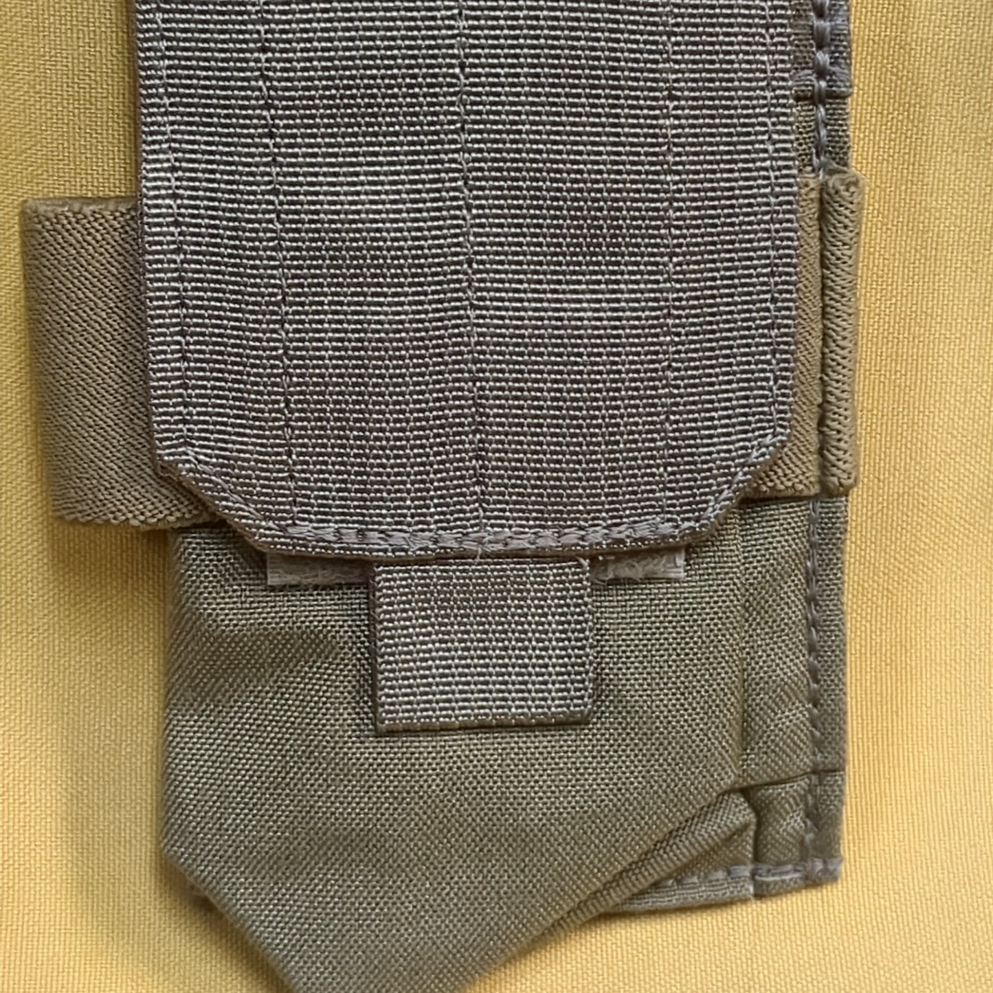 UNUSED Eagle Industries Khaki Molle Single Magazine Pouch (ca07-yam33)
